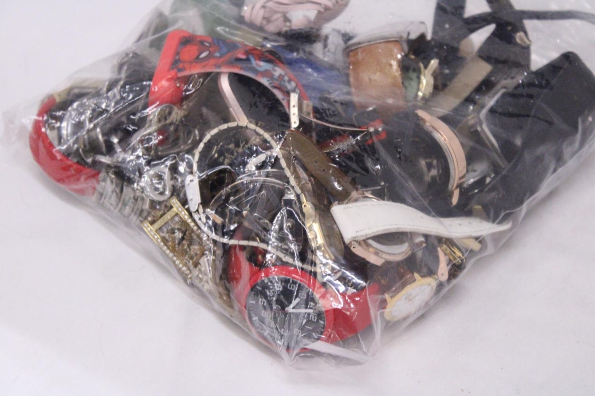A BAG OF WATCHES - Image 4 of 6