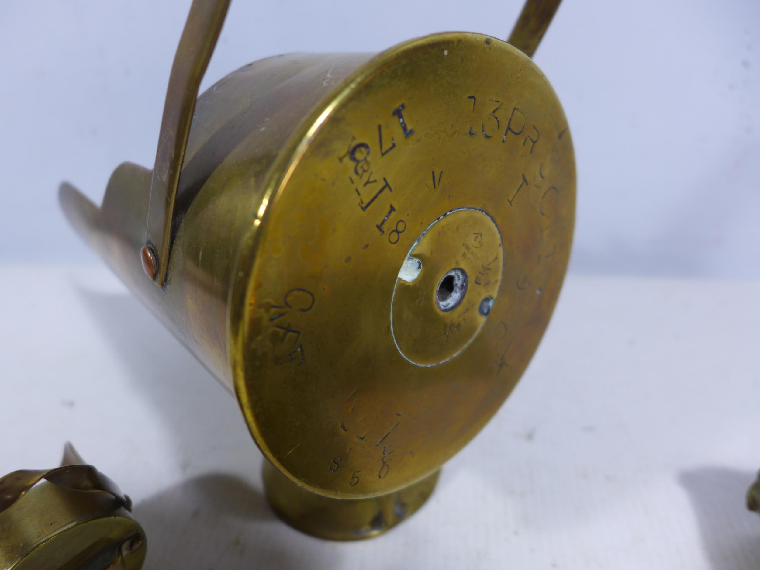 FOUR BRASS WORLD WAR I TRENCH ART ITEMS, TO INCLUDE TWO HELMET SHAPED MINIATURE COAL BUCKETS - Image 3 of 5