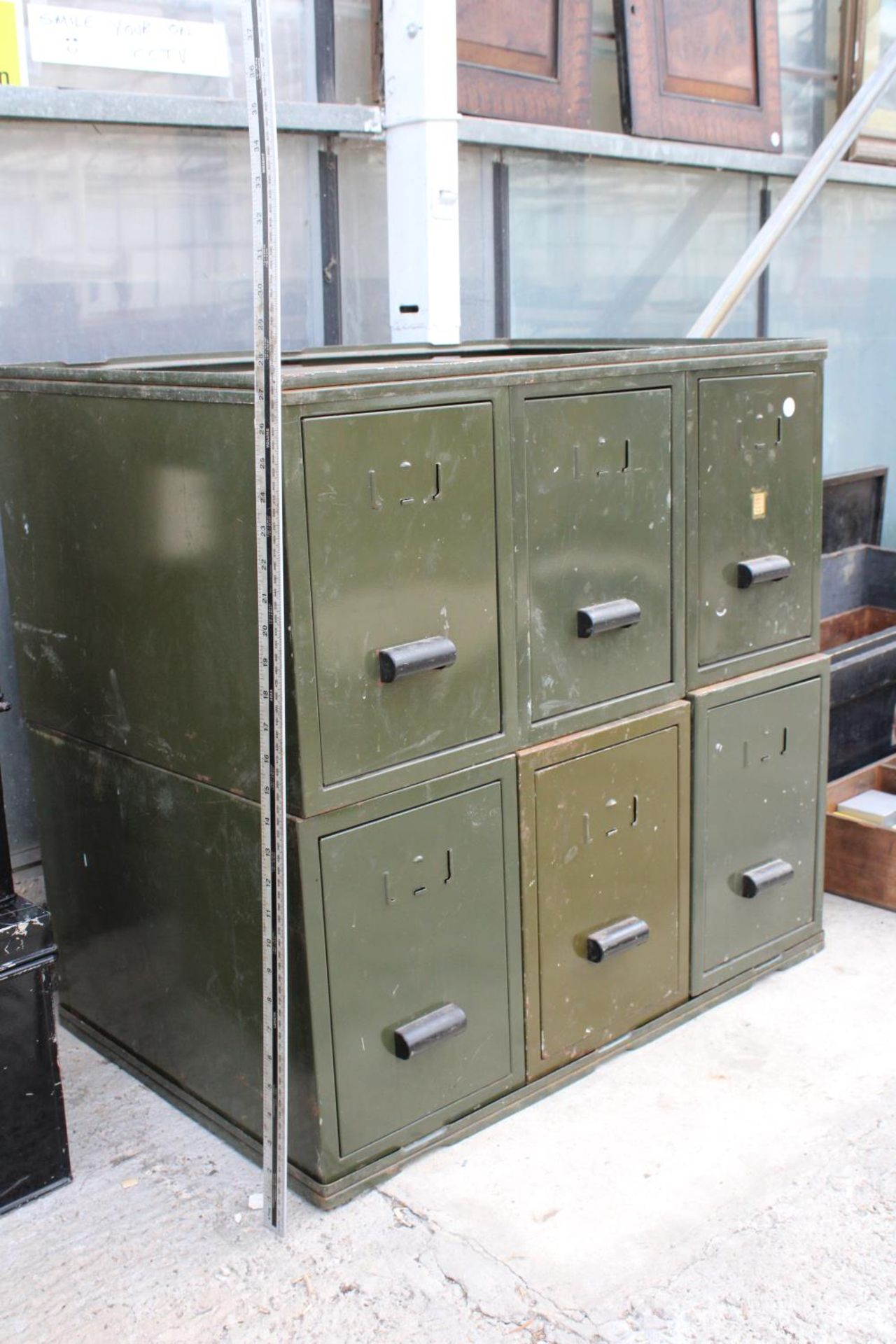 A GREEN METAL SECTIONAL FILING CHEST WITH SIX SECTIONS AND FRAME - Image 3 of 5