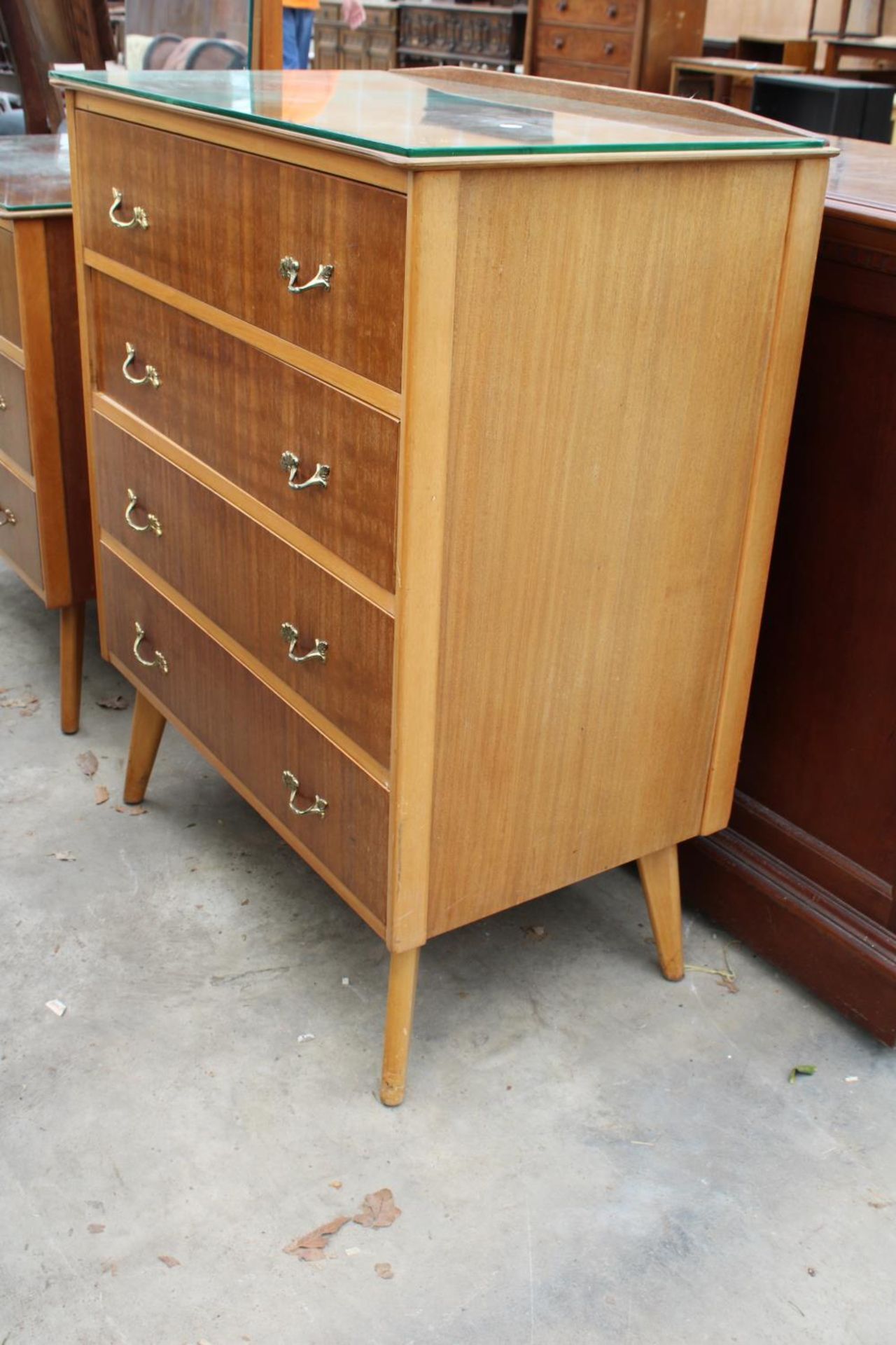 A MID 20TH CENTURY TEAK CHEST OF FOUR DRAWERS AND A MATCHING DRESSING CHEST (30" WIDE EACH) - Image 2 of 7