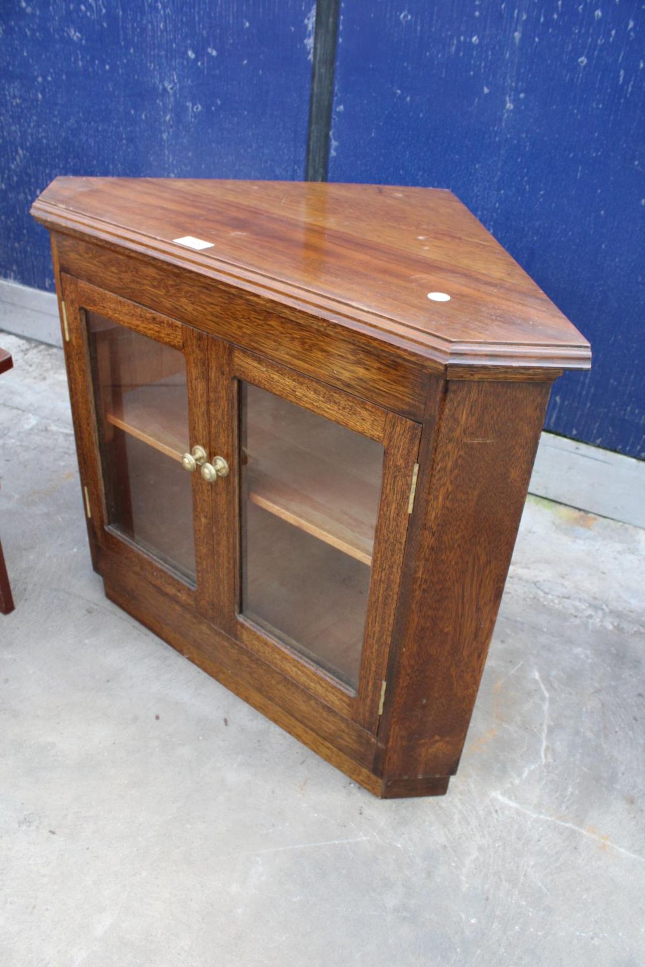 A GORDON WARR CONTRASTING HARDWOOD COFFEE TABLE AND AN OAK CORNER CABINET - Image 4 of 8