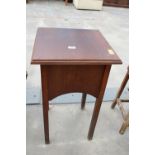 A MID 20TH CENTURY WORK BOX/TABLE