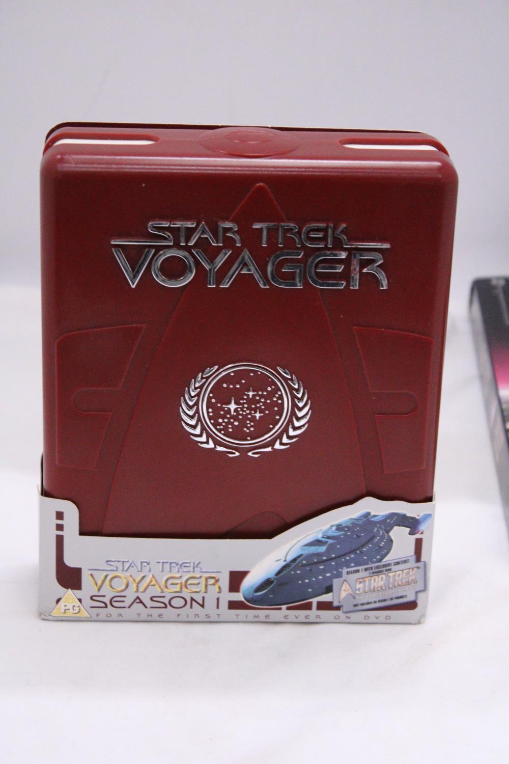A LARGE STAR TREK ENCYCLOPEDIA AND SPECIAL PACK, SEASON 1, STAR TREK, VOYAGER DVD - Image 3 of 5