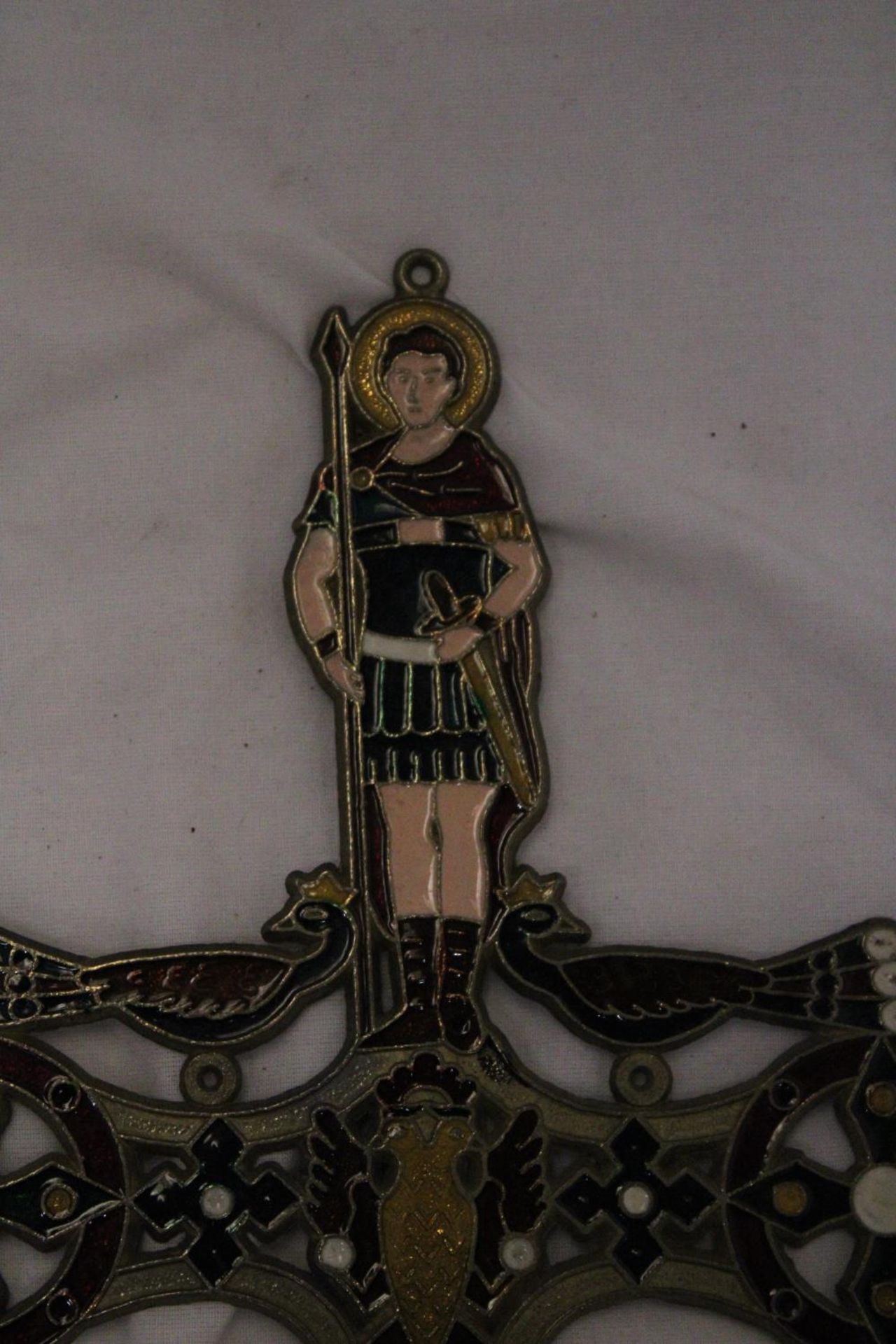 A BRONZE GREEK WALL HANGING ICON WITH ENAMELLED FRONTAGE - Image 3 of 4