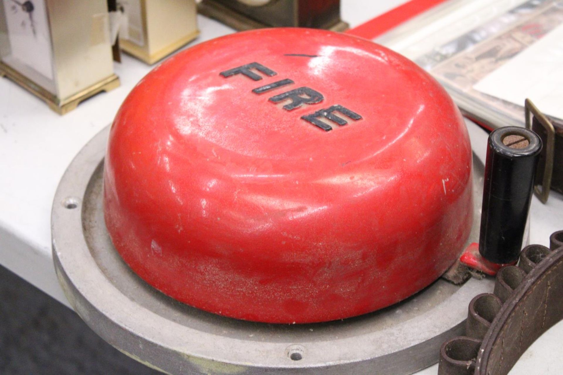 A VINTAGE RED FIRE BELL - Image 2 of 5
