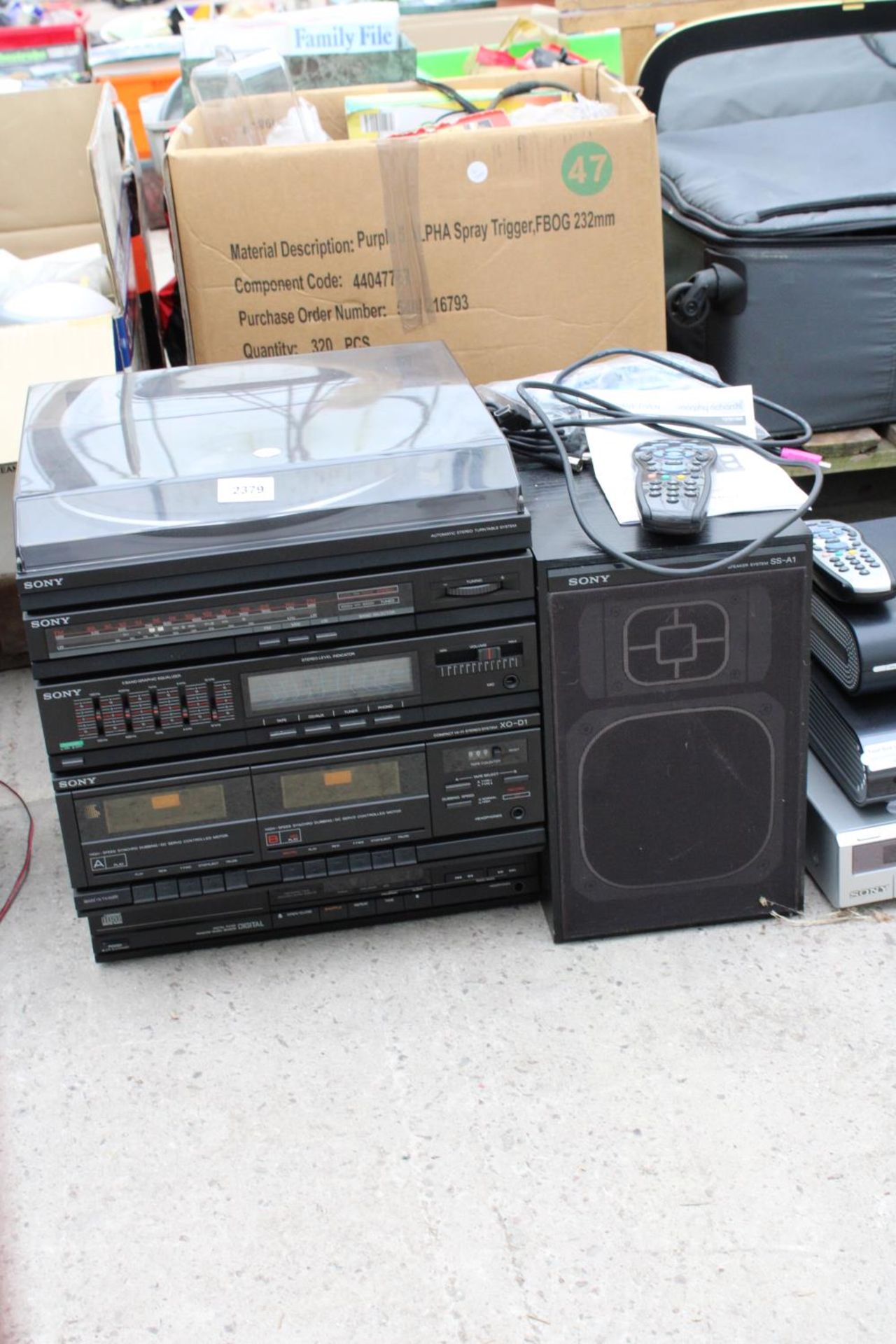 AN ASSORTMENT OF ITEMS TO INCLUDE A SONY STEREO, A DVD PLAYER AND TWO SKY BOXES ETC - Bild 2 aus 3