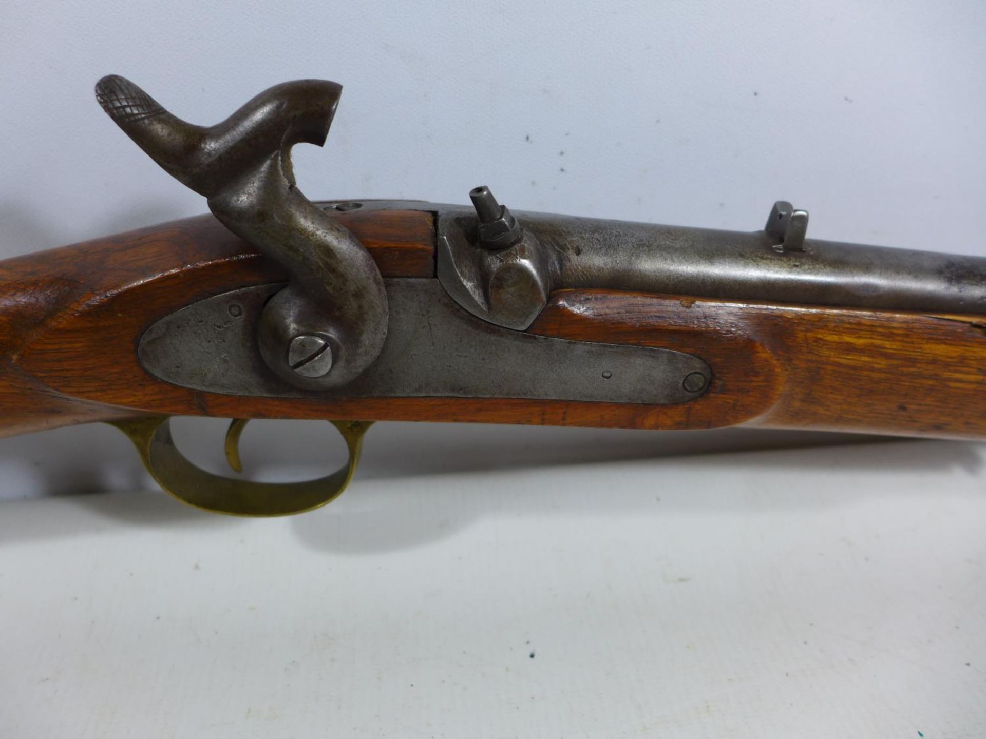 A PERCUSSION CAP TWO BAND CARBINE MUSKET, 56CM BARREL, LENGTH 96CM - Bild 8 aus 8