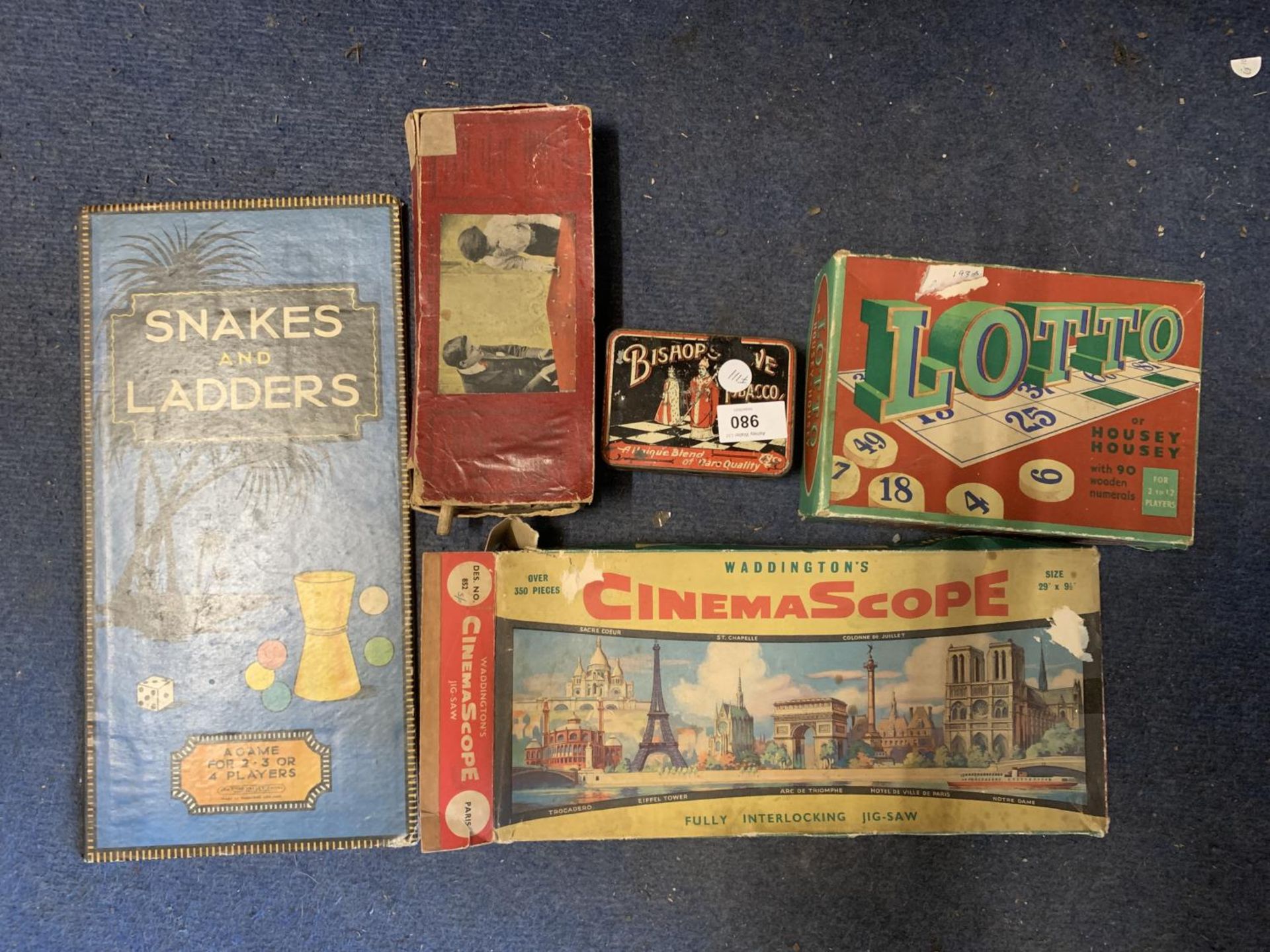 A COLLECTION OF VINTAGE TOYS TO INCLUDE STEIFF STUFFED MUSICAL LAMB ON CLOUD, SNAKES AND LADDER