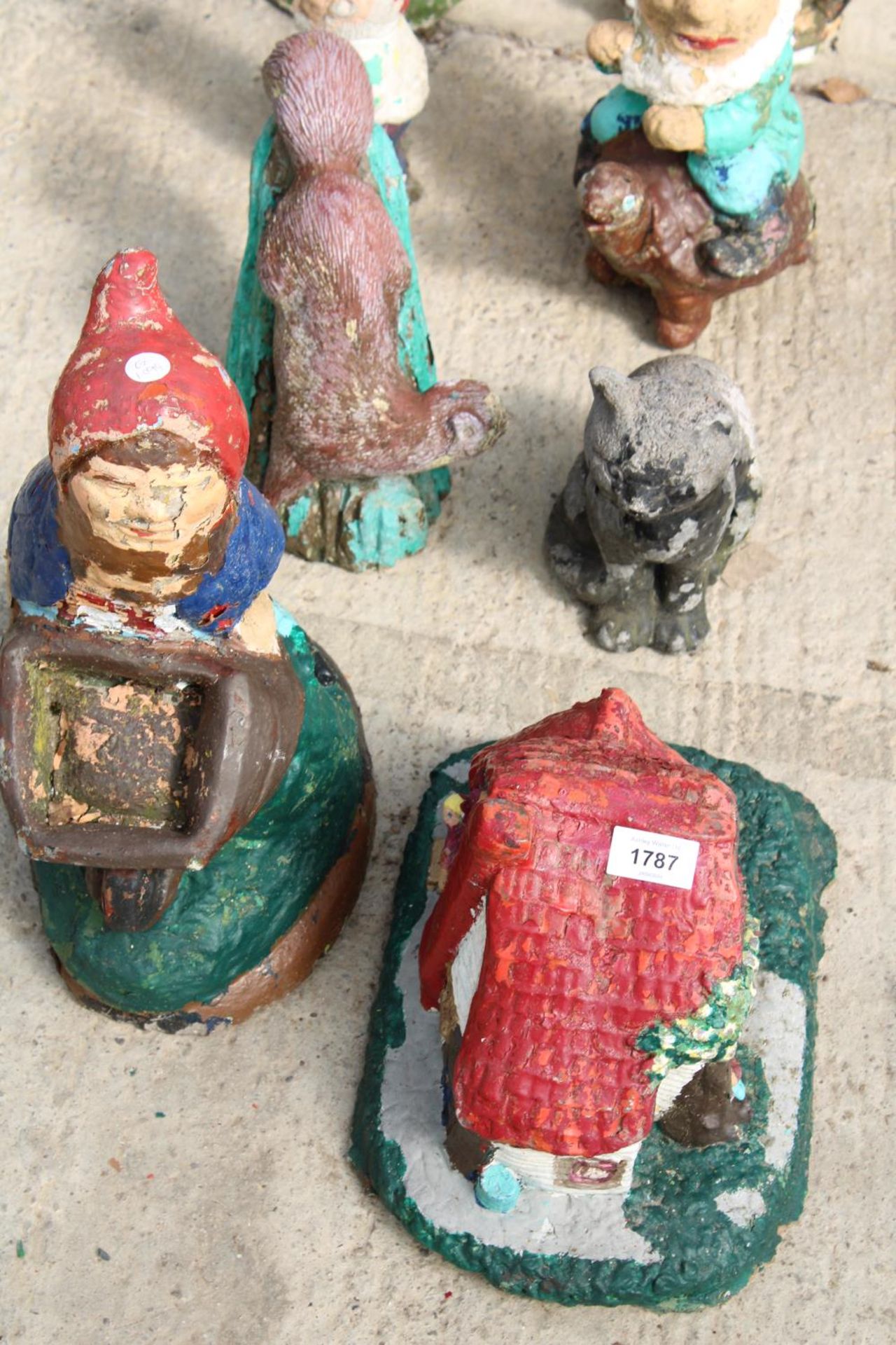 AN ASSORTMENT OF PAINTED CONCRETE GARDEN FIGURES - Image 3 of 3