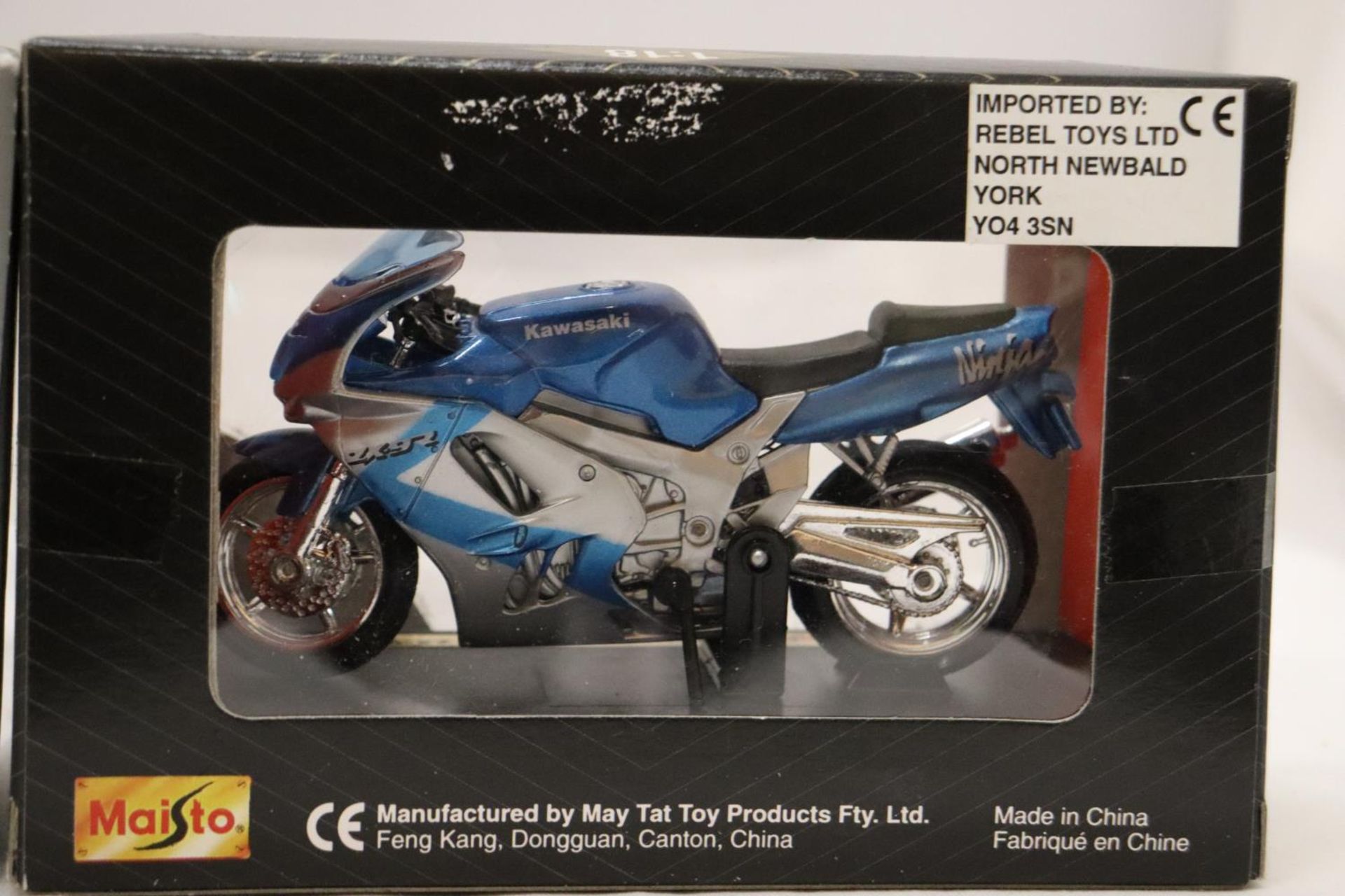 TWO AS NEW MODEL MOTORBIKES IN BOXES - A TRIUMPH T120 BONNEVILLE AND A KAWASAKI - Image 8 of 8