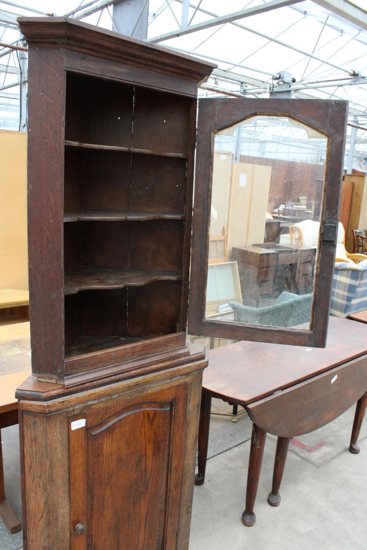 TWO OAK GEORGE III STYLE CORNER CUPBOARDS - Image 4 of 4