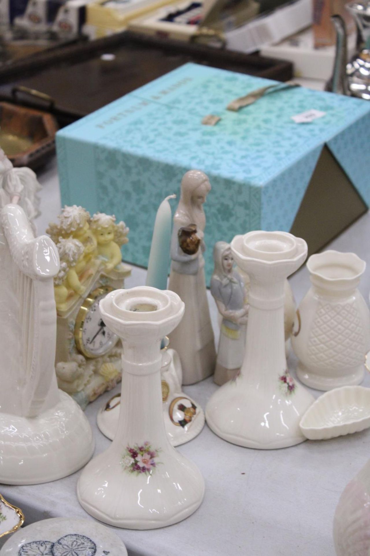 A QUANTITY OF CERAMICS TO INCLUDE BELLEEK - Image 4 of 5