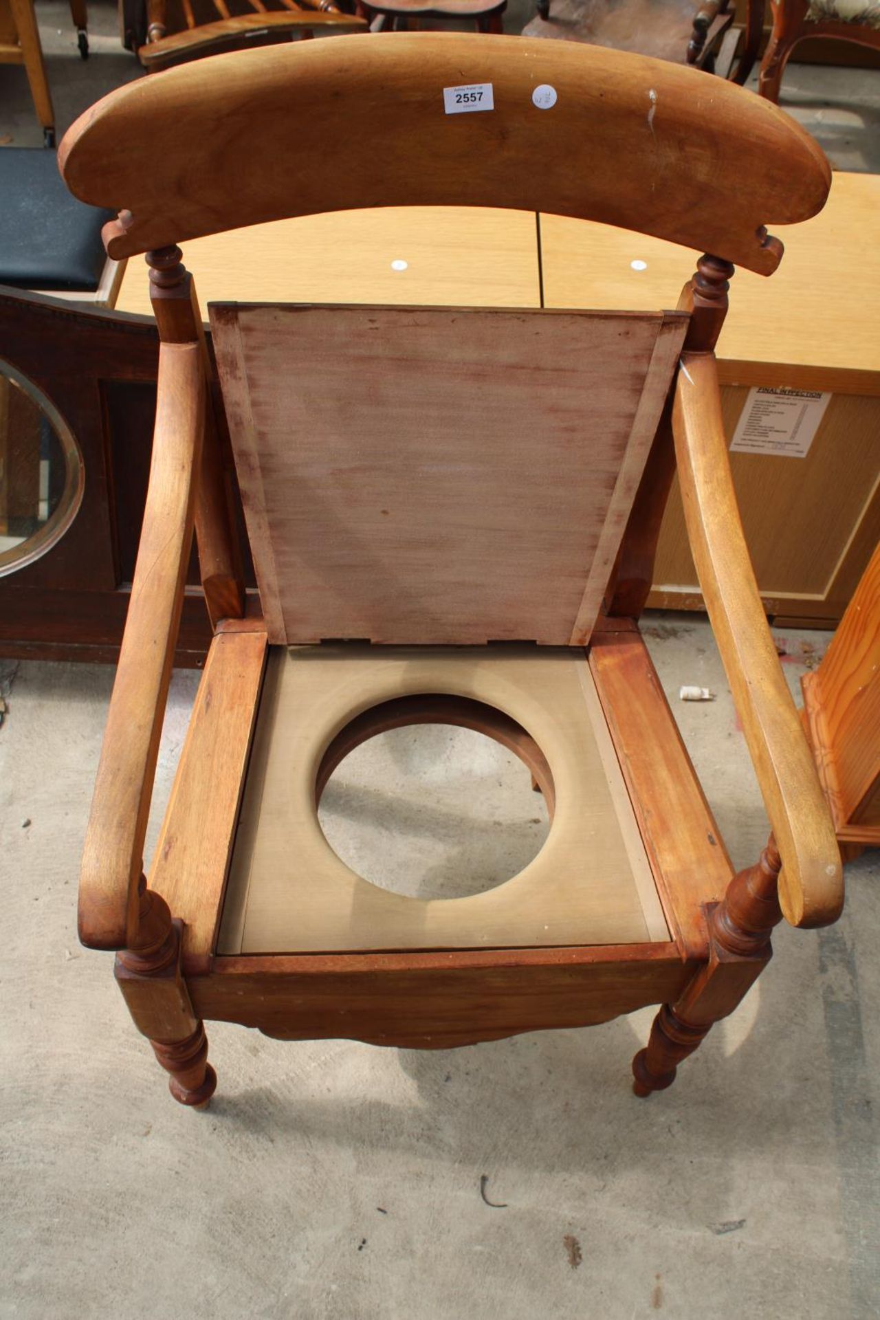 A VICTORIAN COMMODE CHAIR - Image 3 of 3
