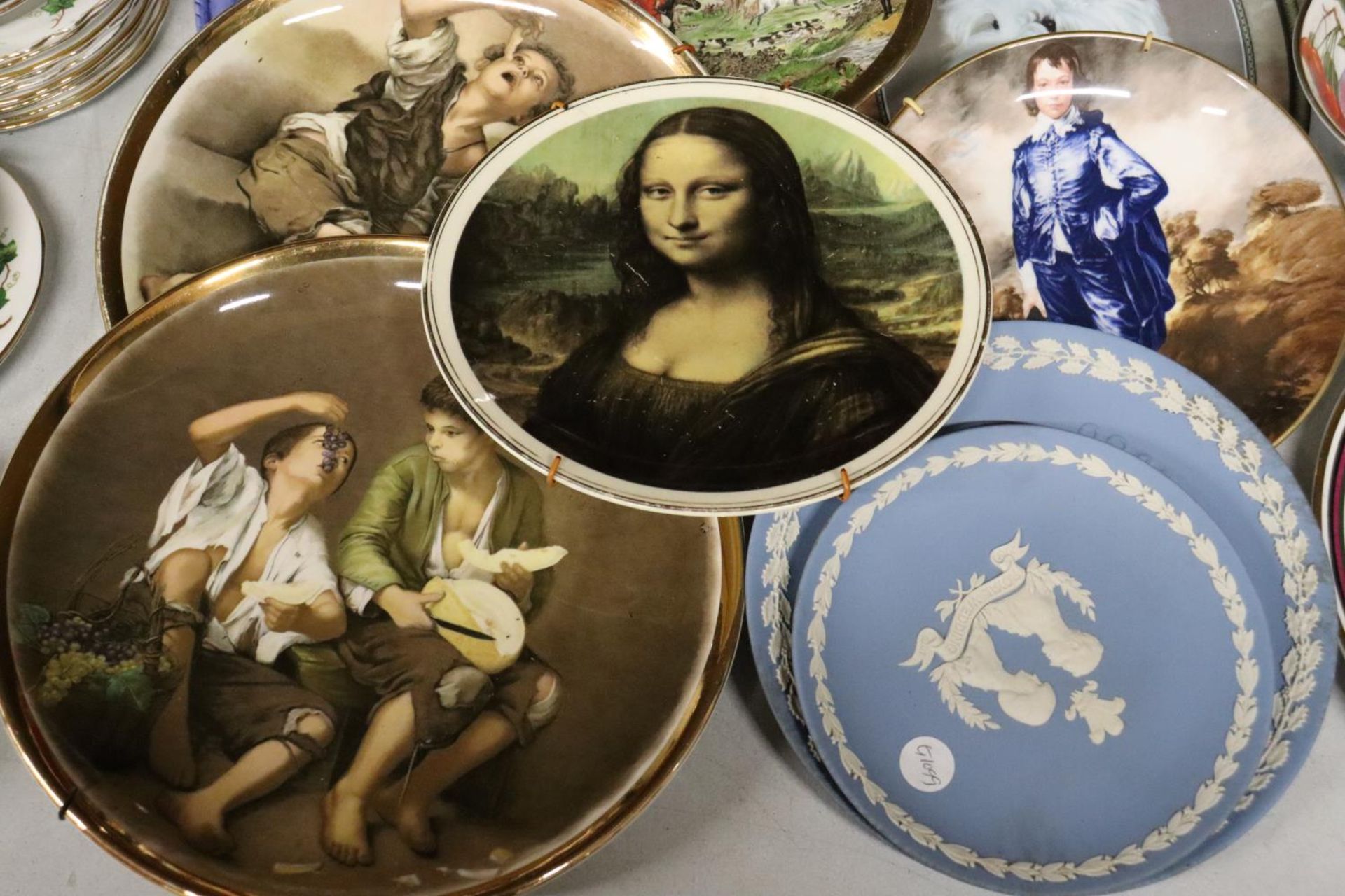 A COLLECTION OF 13 CABINET PLATES PLUS A LARGE ALFRED MEAKIN AND WREN BOWLS - Bild 2 aus 6