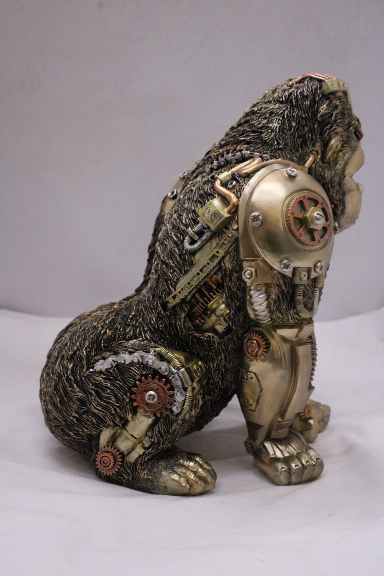 A MECHANICAL STYLE GORILLA - Image 3 of 5