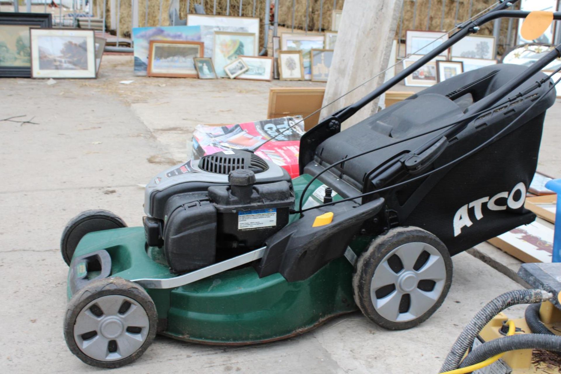AN ATCO PETROL LAWN MOWER WITH GRASS BOX AND BRIGGS AND STRATTON ENGINE - Image 4 of 4