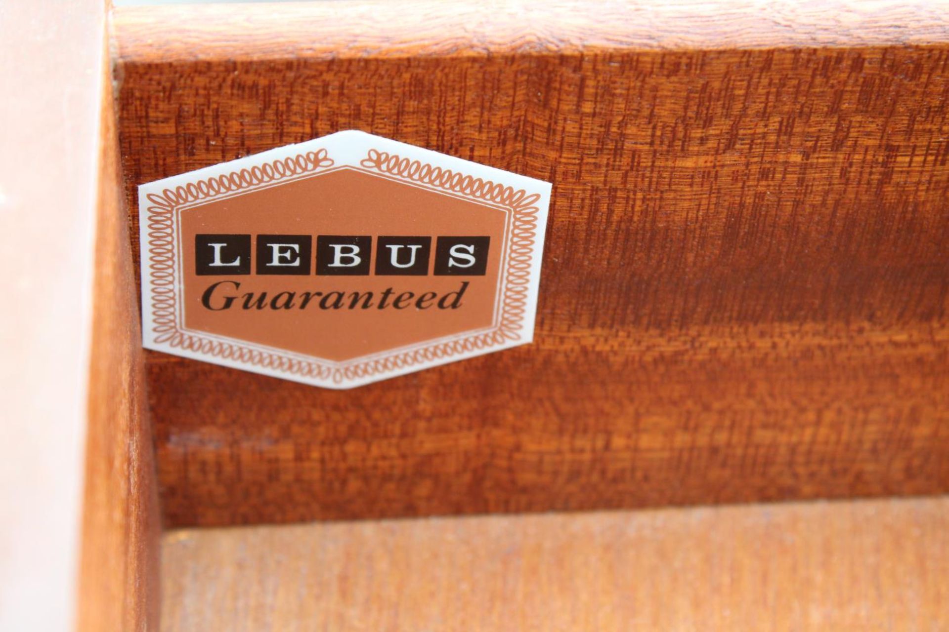 A RETRO LEBUS OAK CHEST OF FOUR DRAWERS, 31" WIDE, AND MATCHING DRESSING CHEST, 37" WIDE - Image 4 of 5