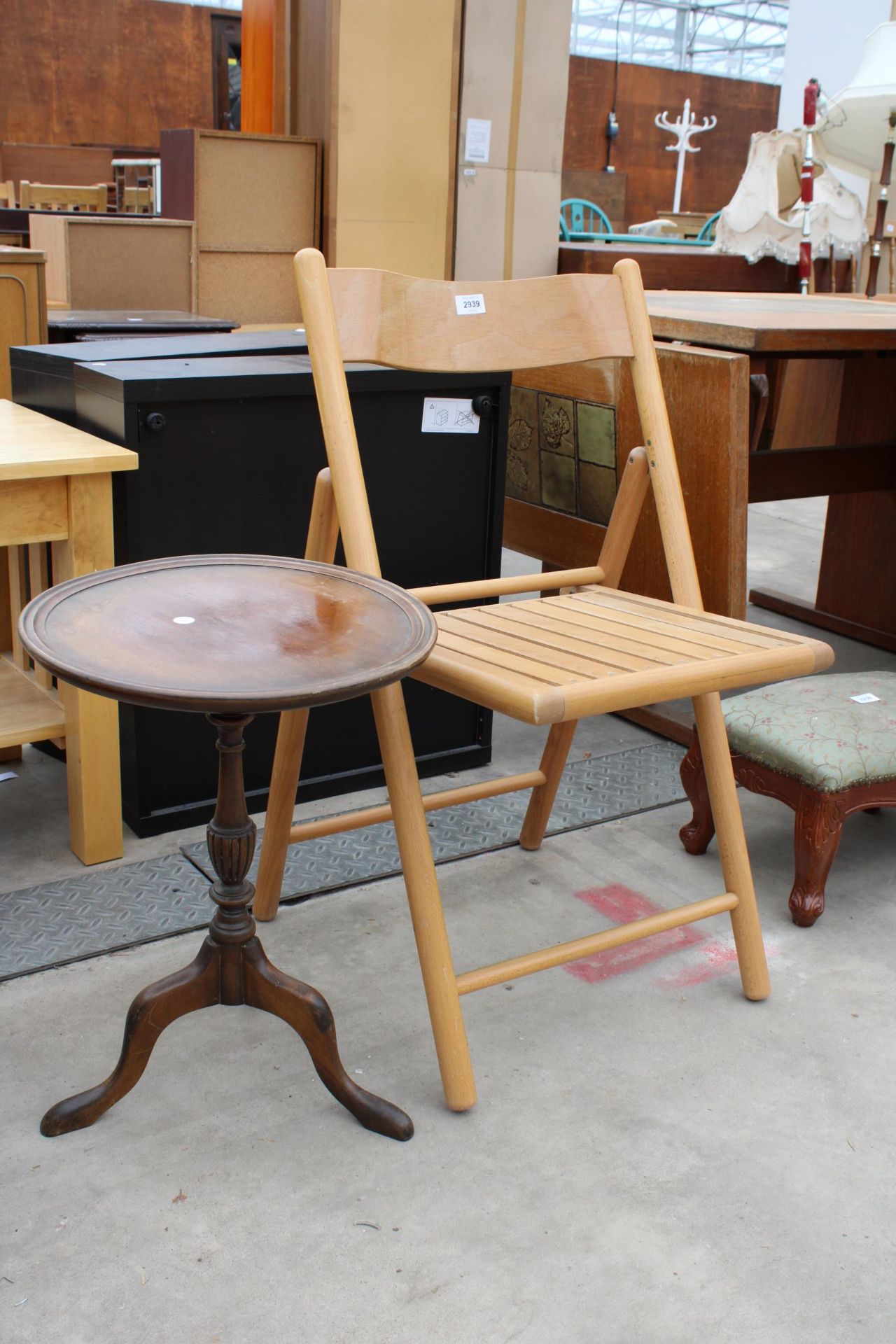 A HARDWOOD FOLDING GARDEN CHAIR AND MAHOGANY 15" DIAMETER TRIPOD WING TABLE - Image 2 of 2