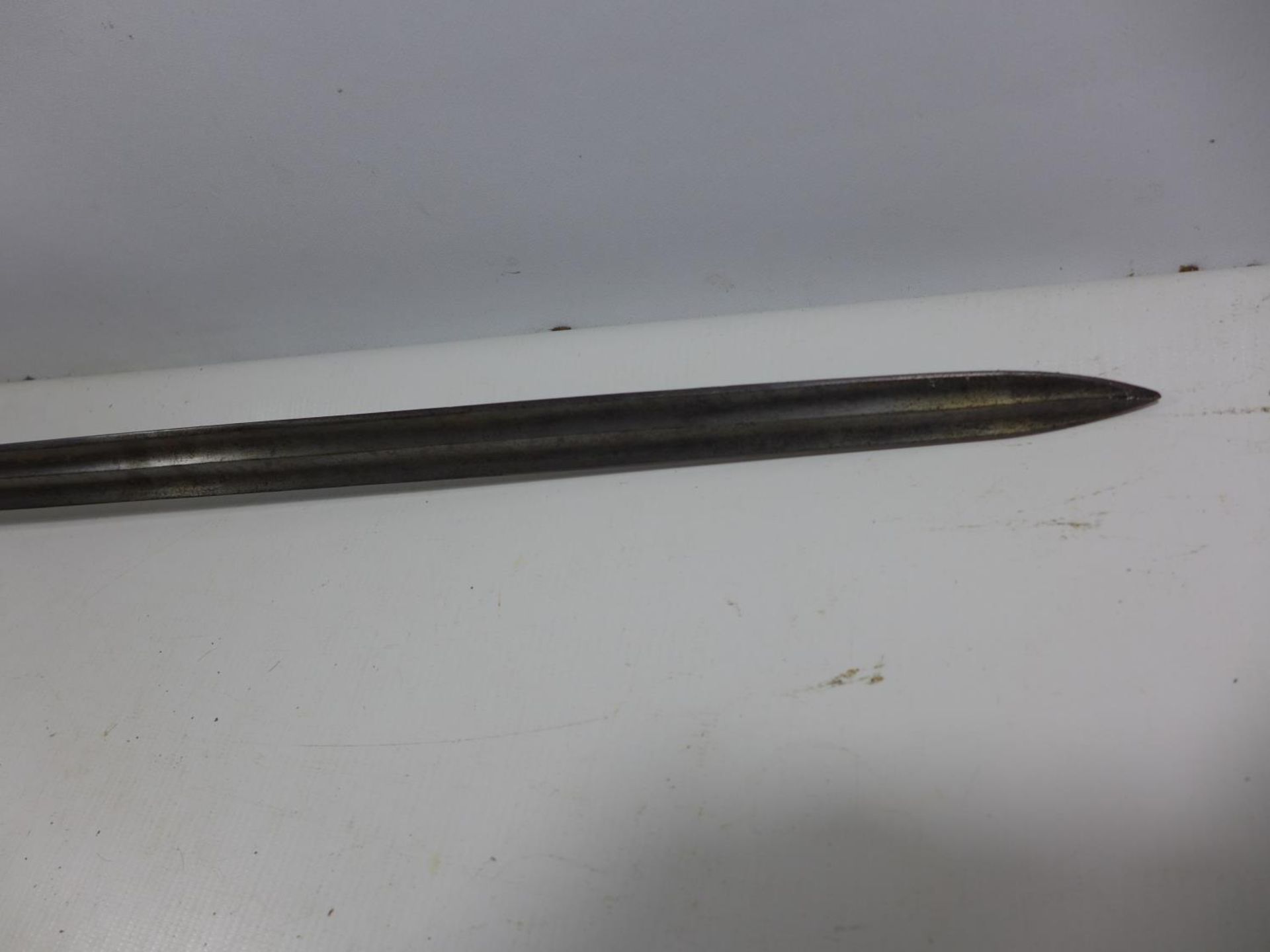 AN EARLY 19TH CENTURY IMPERIAL FRENCH CURASSIERS TROOPERS SWORD - Bild 4 aus 10