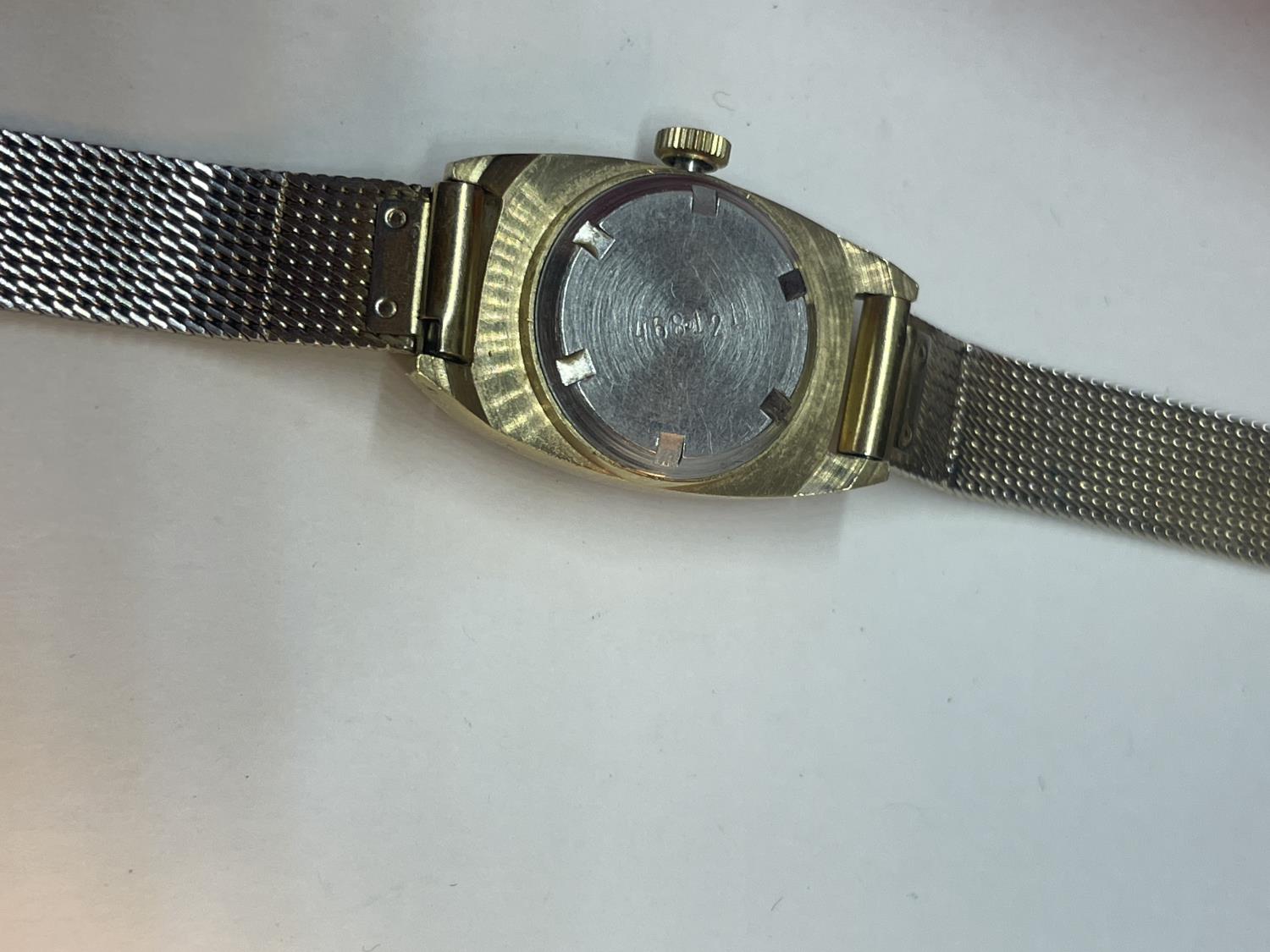 A VINTAGE SEKONDA 17 JEWELS WRIST WATCH IN A PRESENTATION BOX - Image 3 of 3