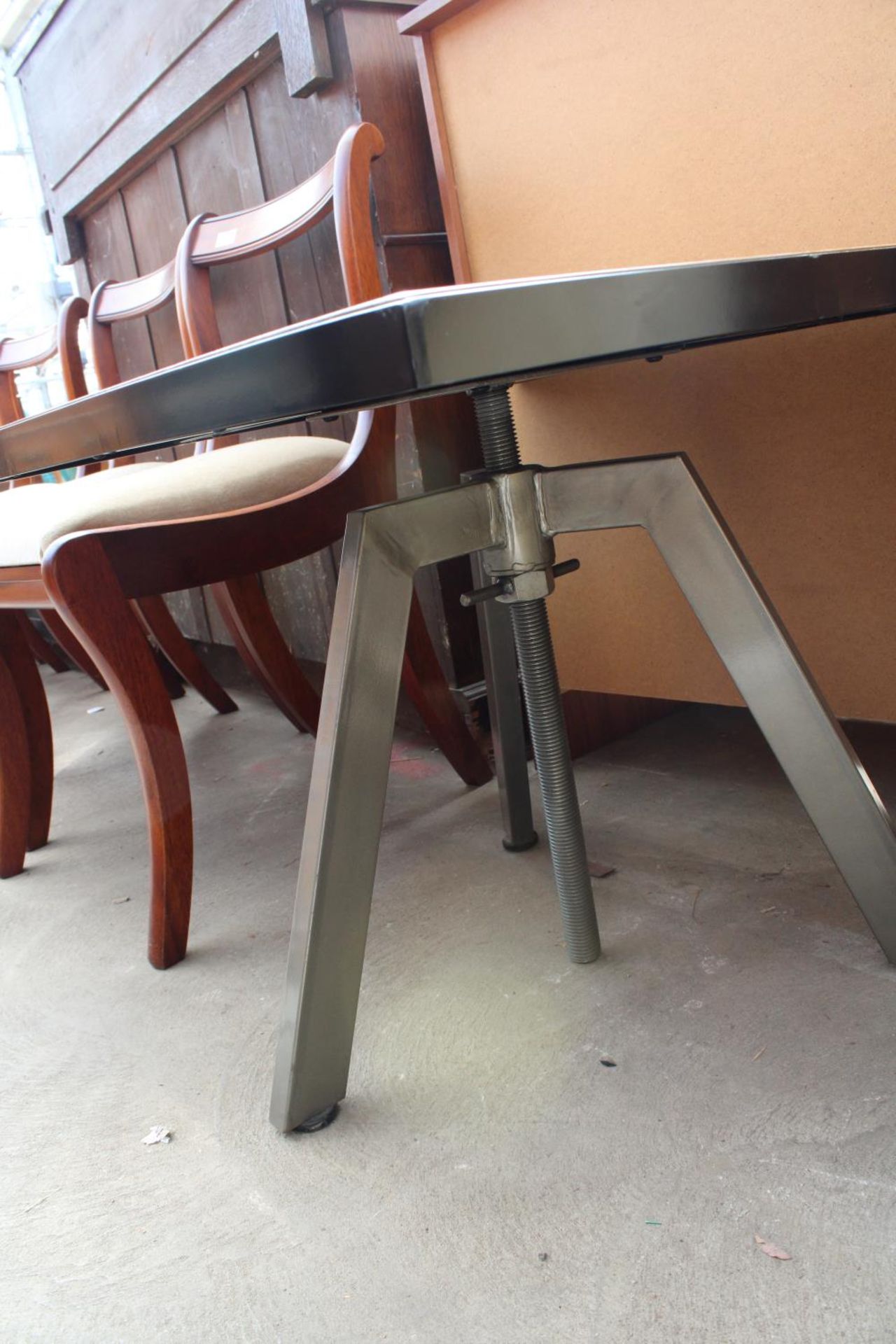 A 27.5" SQUARE HEIGHT ADJUSTABLE OCCASIONAL TABLE WITH METAL LEGS AND FRAME - Image 2 of 3