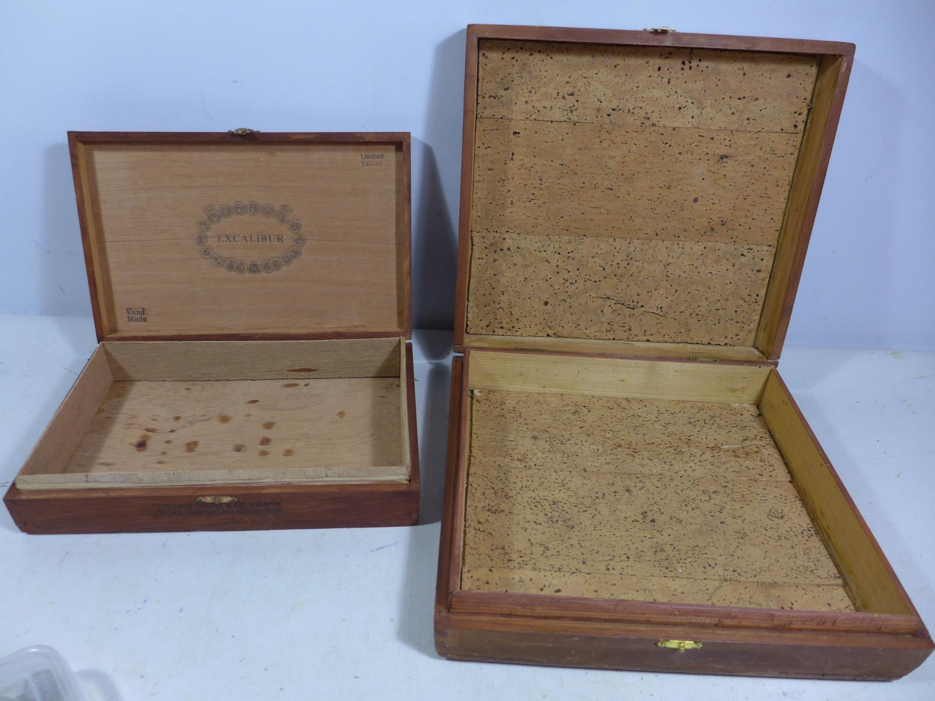 A BOX OF 17TH AND 19TH CENTURY LEAD MUSKET BALLS, TWO WOODEN BOXES - Image 4 of 4