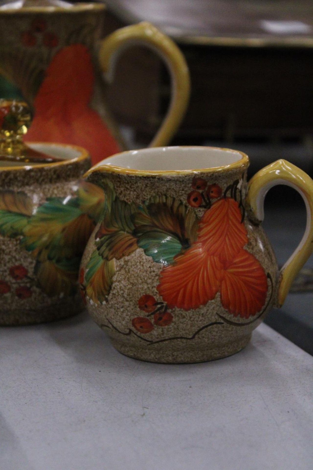 THREE PIECES OF VINTAGE SUDLOW CERAMICS TO INCLUDE, A LIDDED JUG, CREAM JUG AND LIDDED SUGAR BOWL - Image 2 of 6