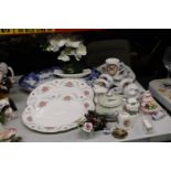 A QUANTITY OF CHINA AND CERAMIC ITEMS TO INCLUDE ROYAL ALBERT 'TRANQUILITY' SERVING PLATES, BELLS,