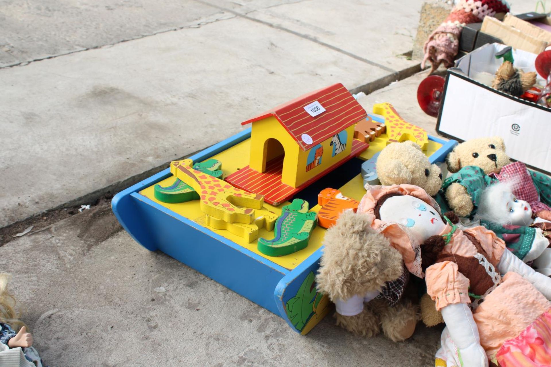 AN ASSORTMENT OF TOYS TO INCLUDE A WOODEN BOAT WITH ANIMALS AND TEDDY BEARS ETC - Image 2 of 2