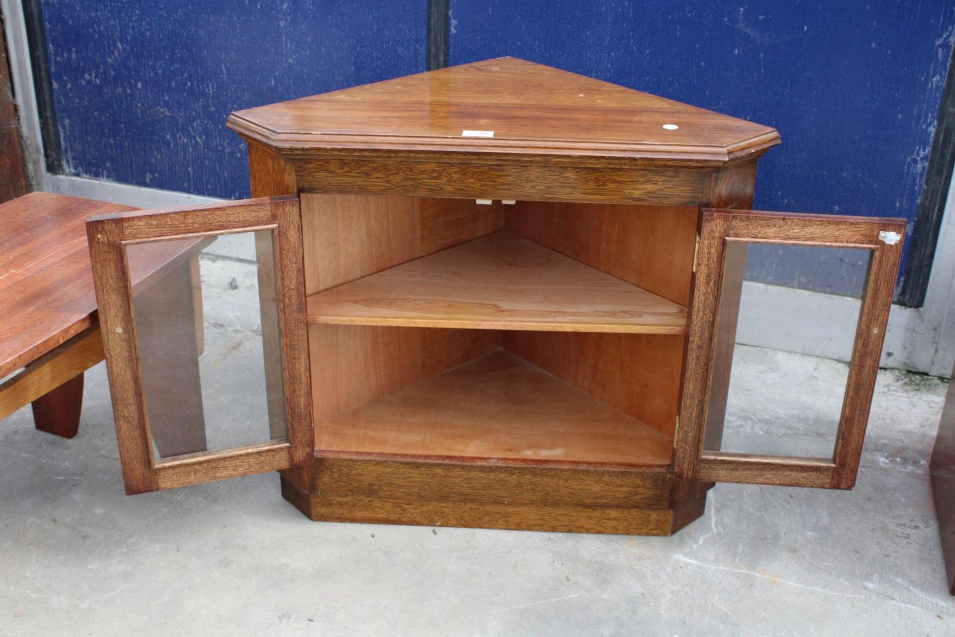A GORDON WARR CONTRASTING HARDWOOD COFFEE TABLE AND AN OAK CORNER CABINET - Image 5 of 8