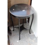 AN EDWARDIAN EBONISED 2 TIER OCCASIONAL TABLE, 18" DIAMETER