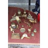 AN ASSORTMENT OF HEAVY BRASS FIGURES TO INCLUDE A ROCKING CHAIR, BELLS, ANIMALS AND A TRINKET BOX