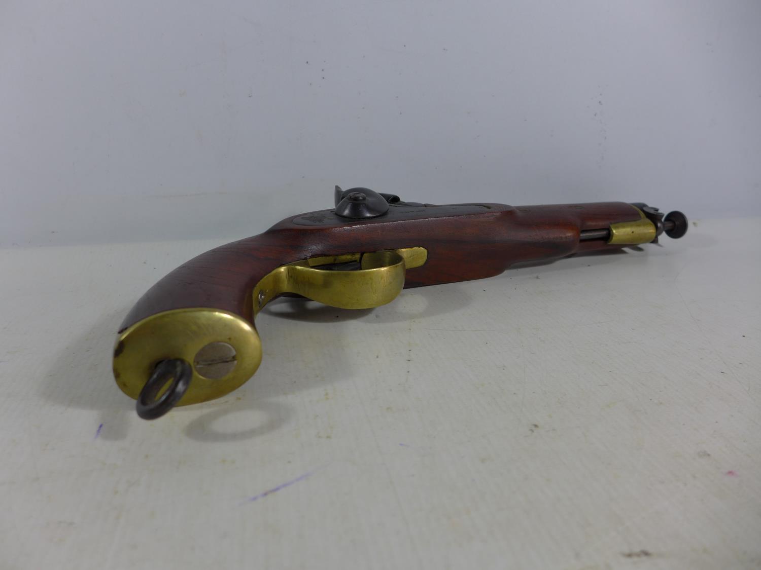 A GOOD QUALITY NON FIRING MODEL DISPLAY 1842 PERCUSSION CAP LANCERS PISTOL, 20CM BARREL, LENGTH 36CM - Image 3 of 4