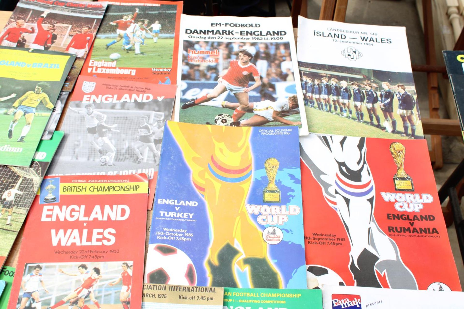 AN ASSORTMENT OF VINTAGE AND RETRO INTERNATIONAL FOOTBALL PROGRAMMES TO INCLUDE A 1984 ENGLAND VS - Image 3 of 6