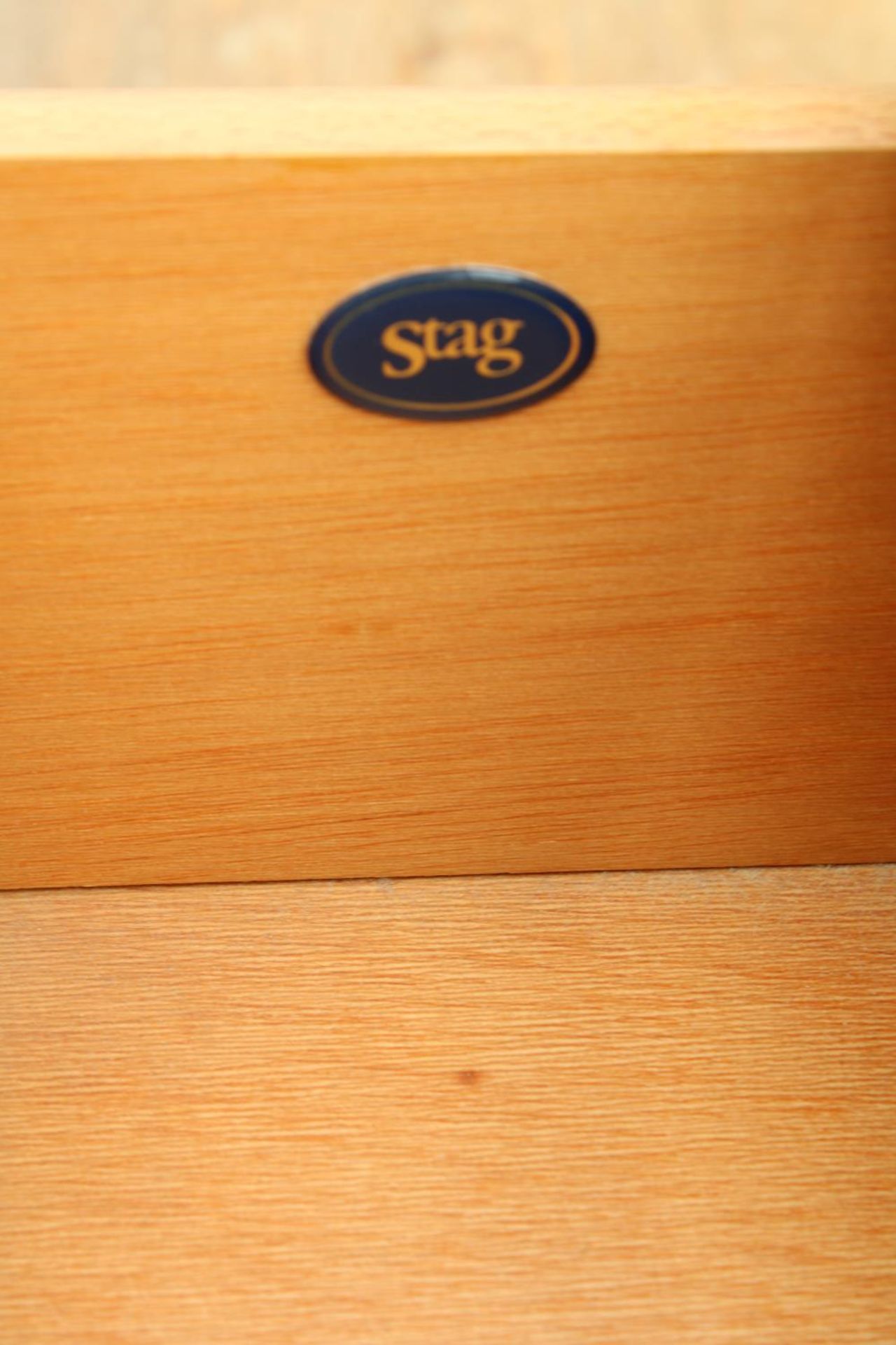 A MODERN STAG CHEST OF FIVE DRAWERS - Image 3 of 3