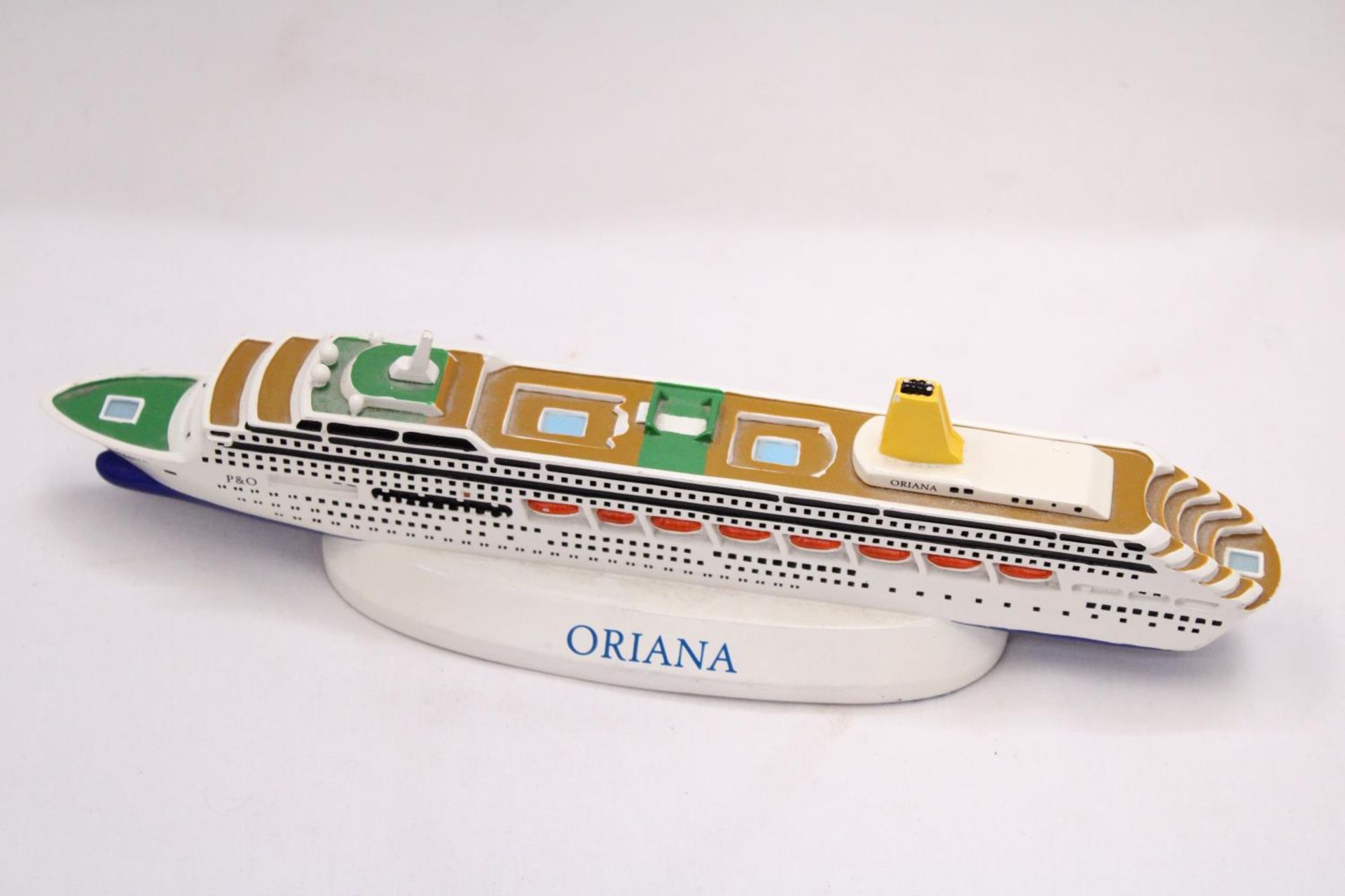 A HEAVY, SOLID, OCEAN LINER ON A STAND, 'ORIANA', LENGTH 30CM, HEIGHT 6CM - Image 5 of 5