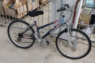 A RALEIGH MANTIS LADIES BIKE WITH 18 SPEED GEAR SYSTEM