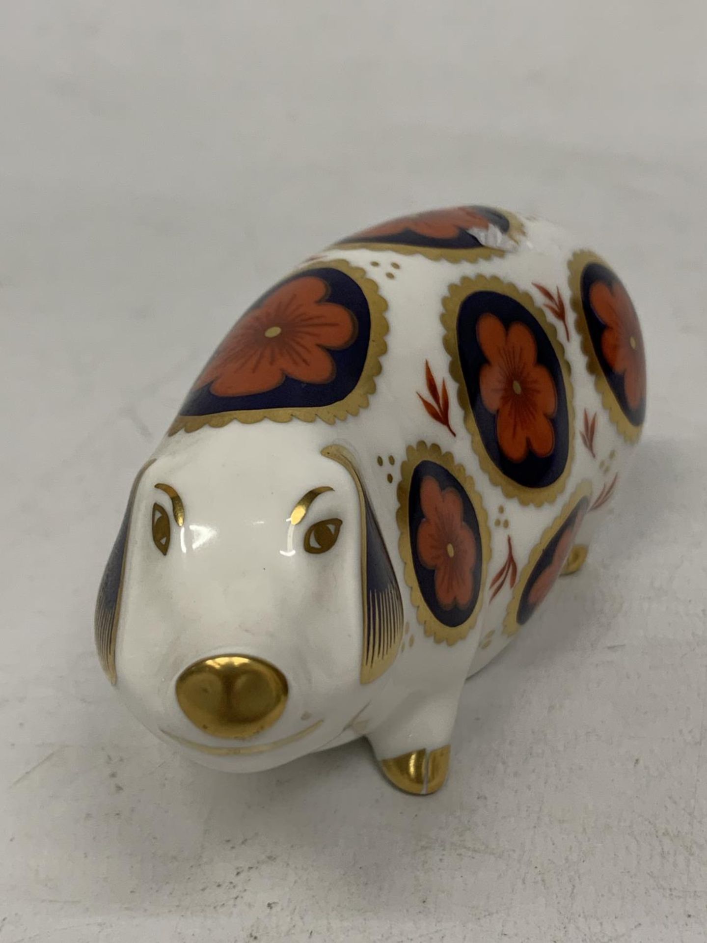 A ROYAL CROWN DERBY PIG (SECONDS) - Image 2 of 4