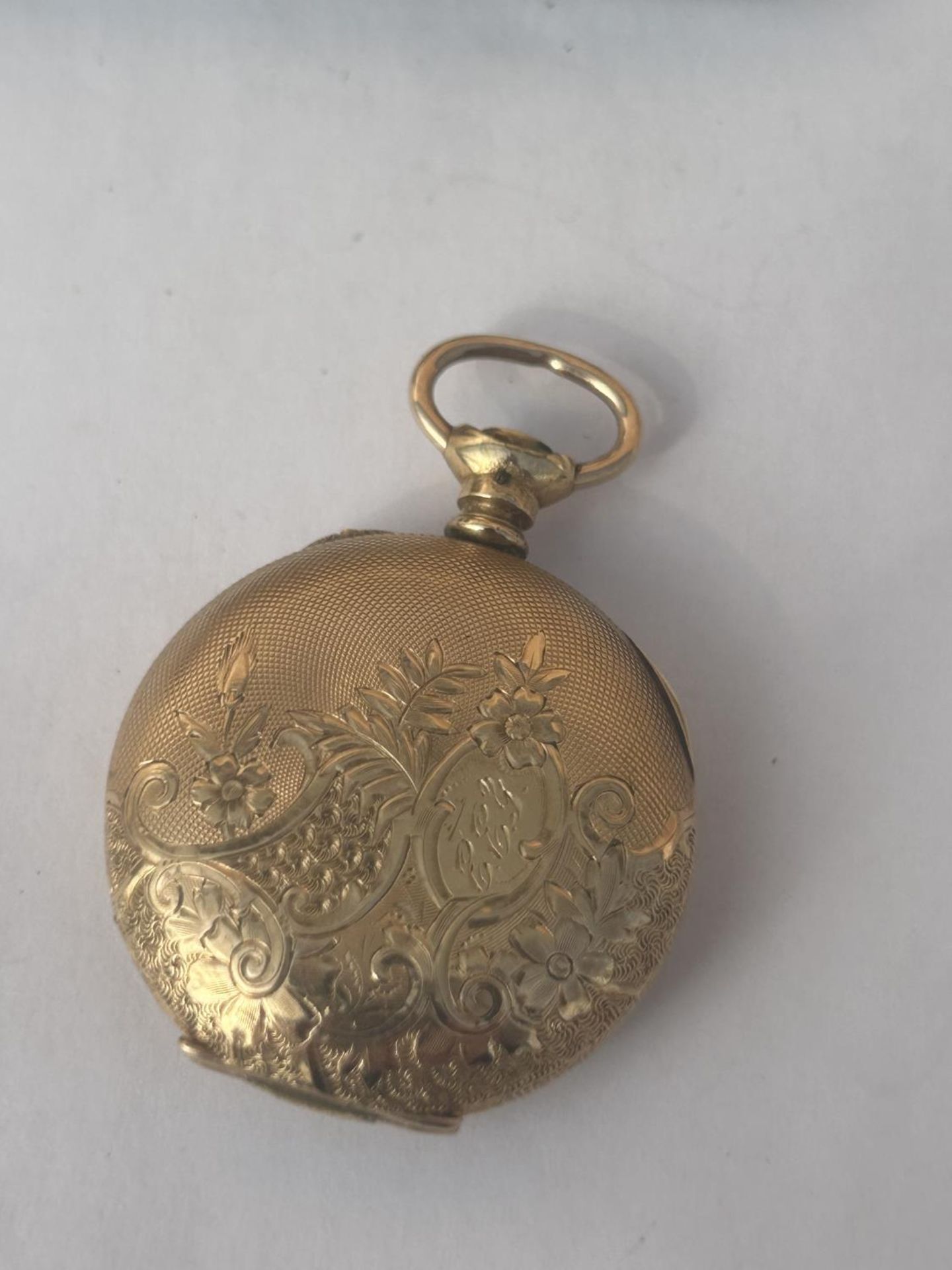 TWO GOLD PLATED ITEMS TO INCLUDE A 9CT GOLD ON SILVER TIE PIN AND A 14CT GOLD PLATED FOB WATCH - Image 3 of 5