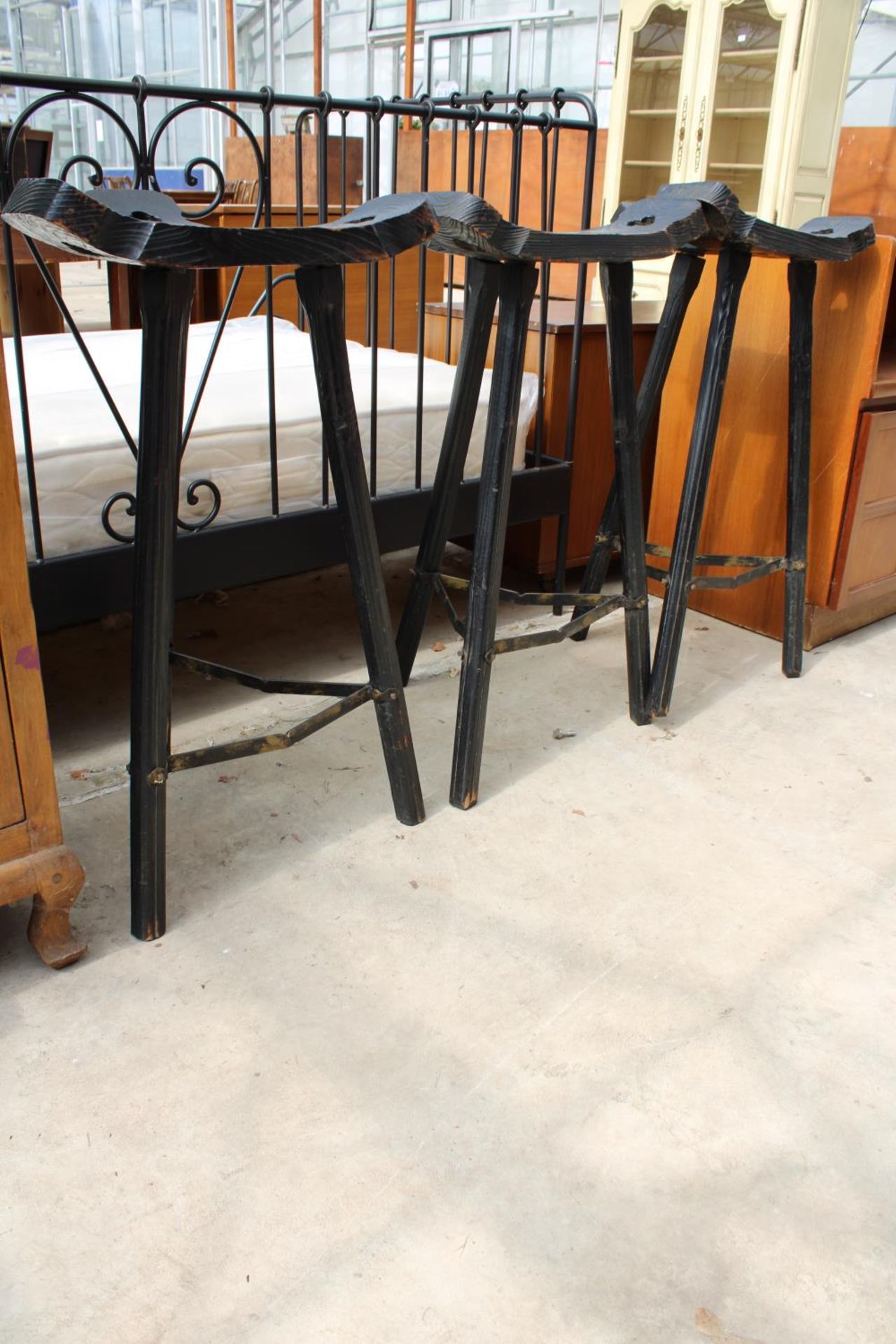 A SET OF 3 MARBELLA STYLE TALL STOOLS - Image 2 of 3