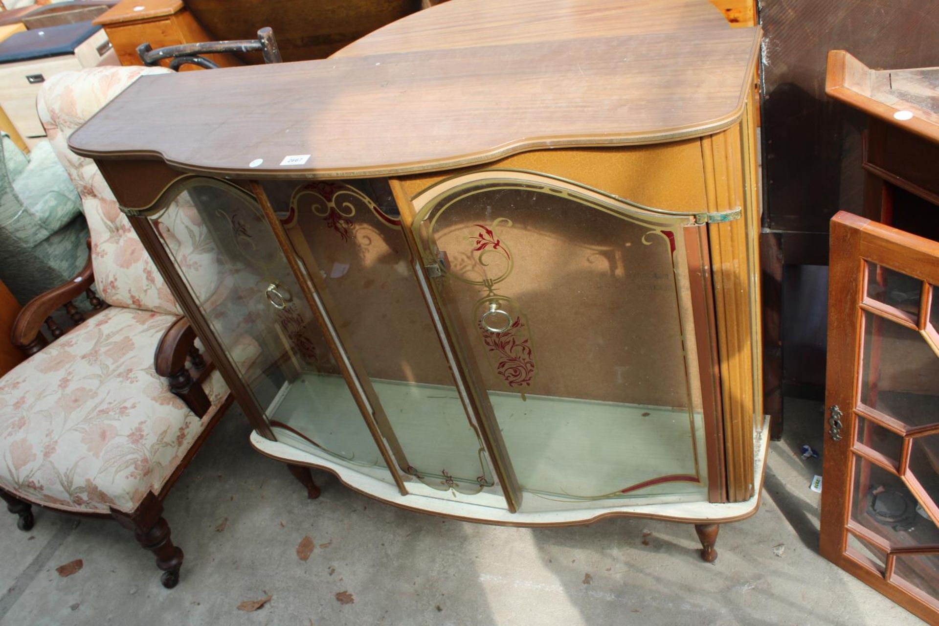 A MID 20TH CENTURY CHINA CABINET, 42" WIDE