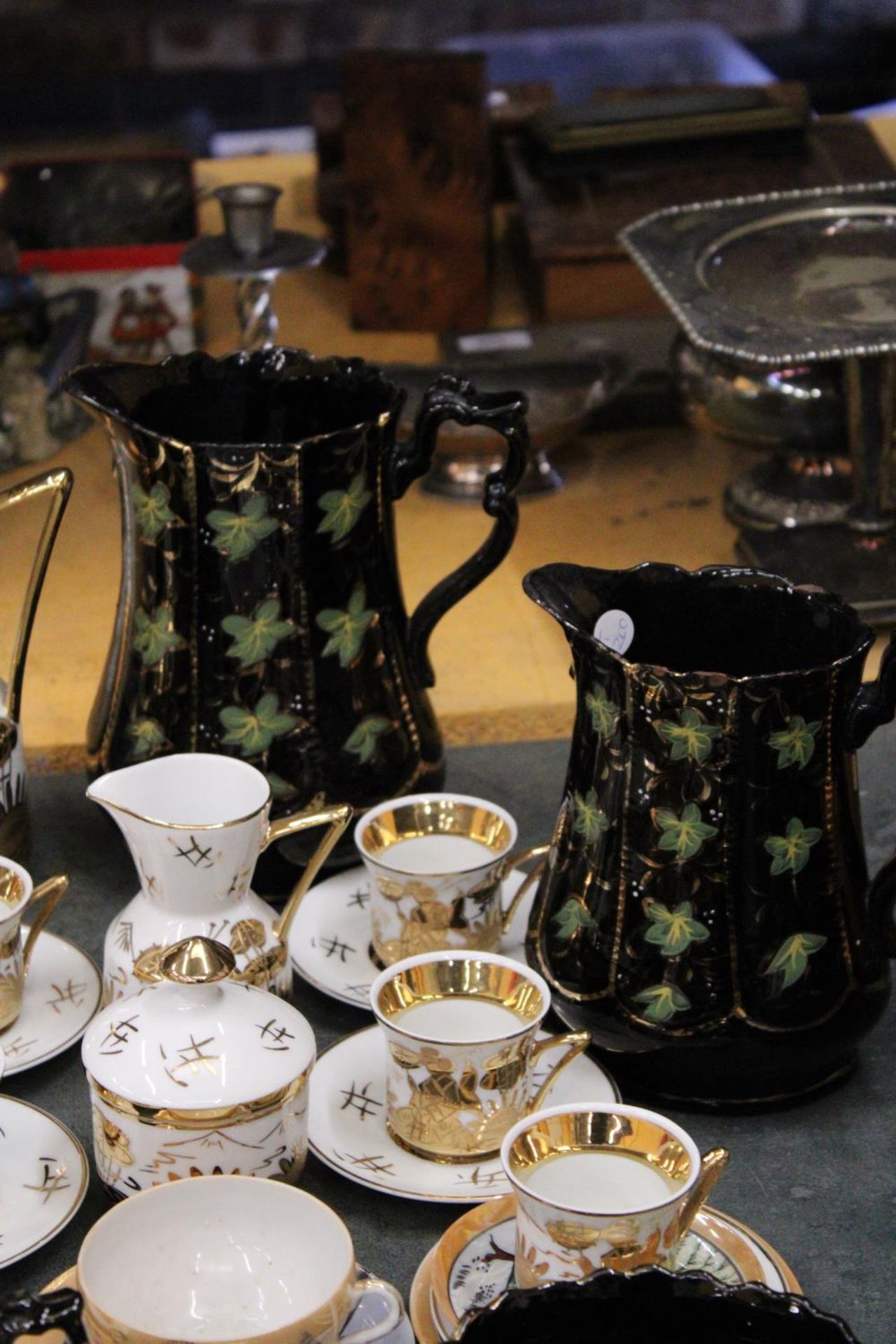 A MIXED LOT TO INCLUDE AN ORIENTAL STYLE COFFEE POT TOGETHER WITH CUPS AND SAUCERS, PLUS A AUTHENTIC - Image 2 of 6