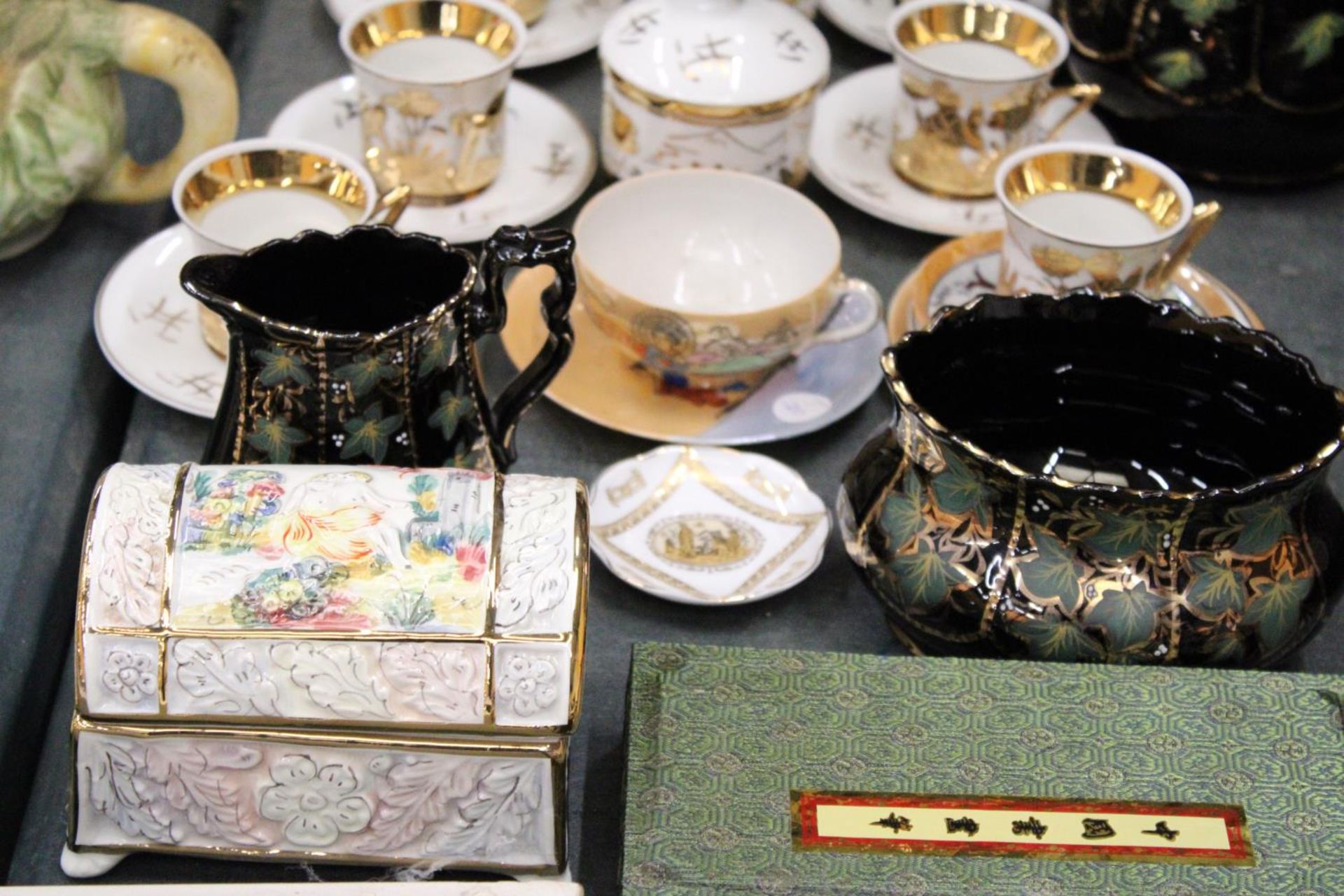 A MIXED LOT TO INCLUDE AN ORIENTAL STYLE COFFEE POT TOGETHER WITH CUPS AND SAUCERS, PLUS A AUTHENTIC - Image 4 of 6