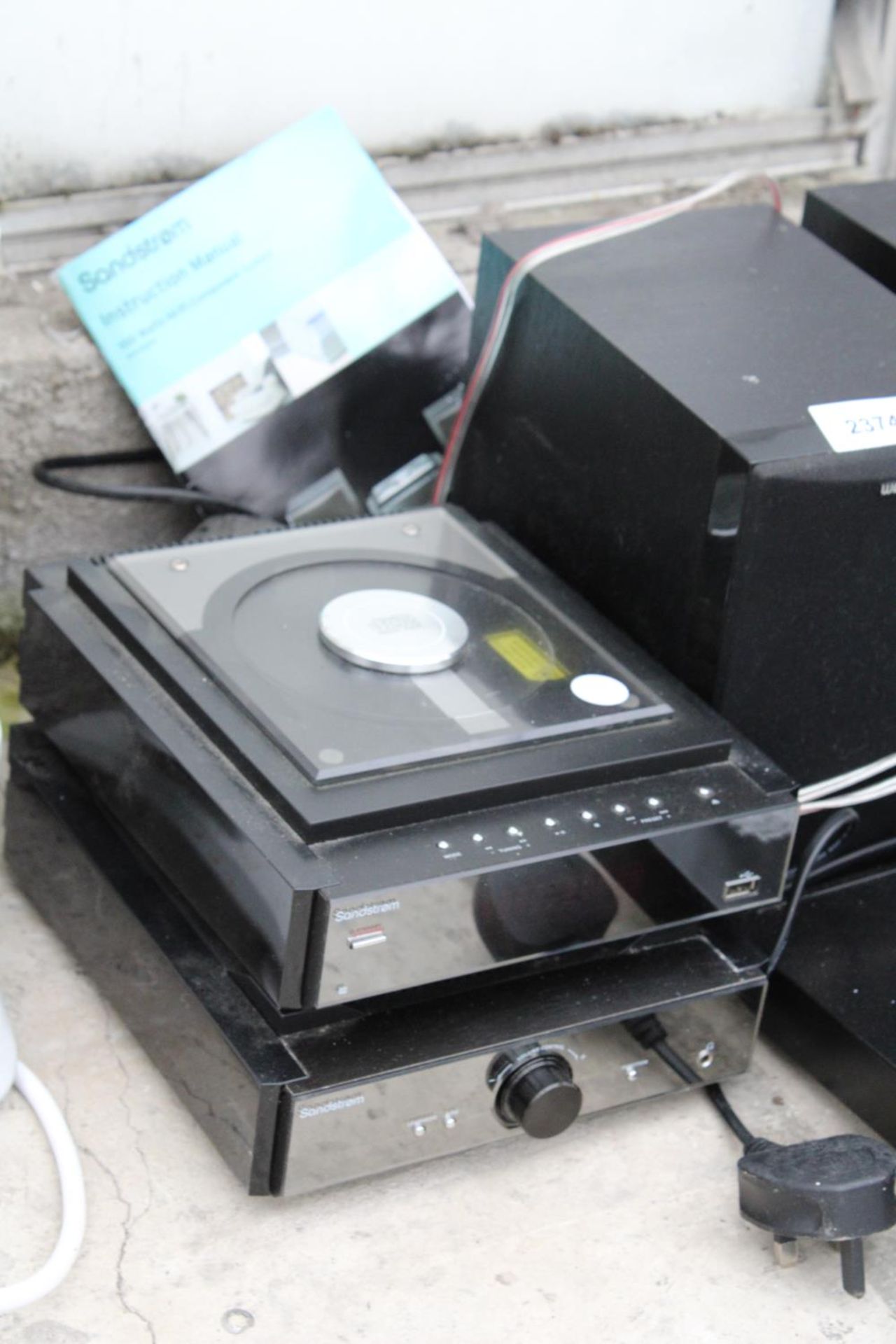 A SONY DVD PLAYER AND A SONDSTROM STEREO WITH TWO SPEAKERS - Bild 2 aus 2