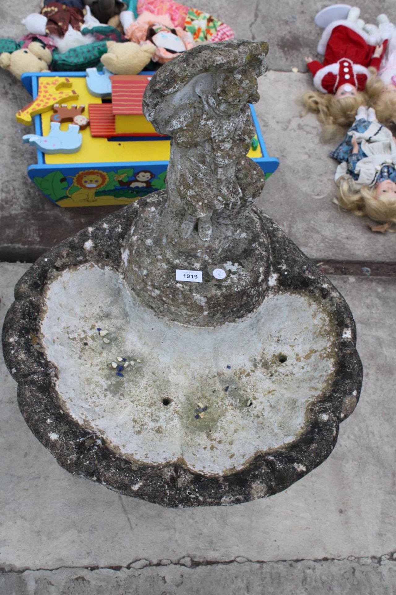 A DECORATIVE RECONSTITUTED STONE BIRD BATH - Image 2 of 2