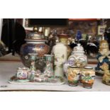 A QUANTITY OF ORIENTAL CERAMICS TO INCLUDE A HAND PAINTED VASE, CANDLE STICKS, TRINKET BOXES, ETC