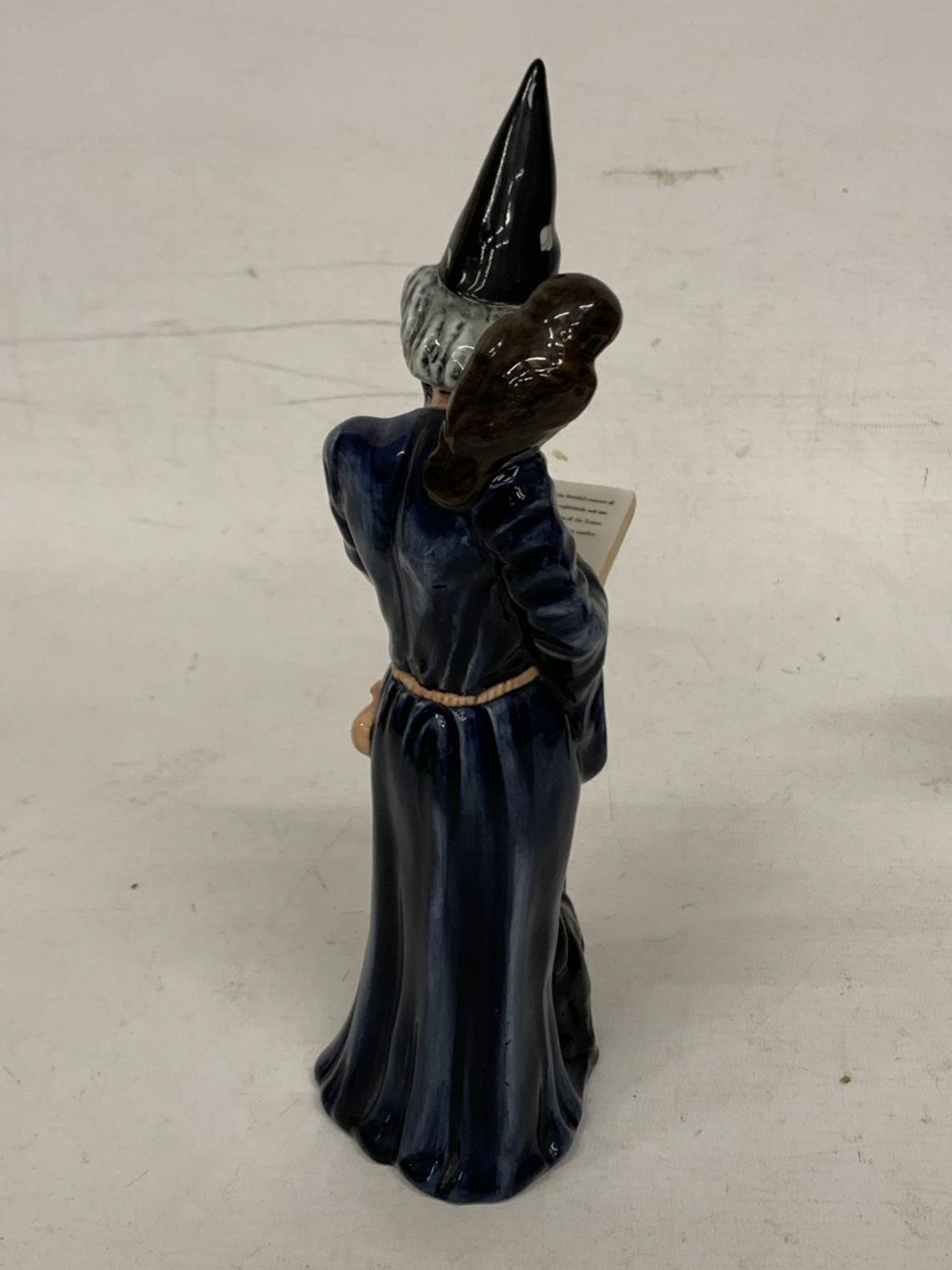 A ROYAL DOULTON FIGURE "THE WIZARD" HN 2877 - Image 2 of 4