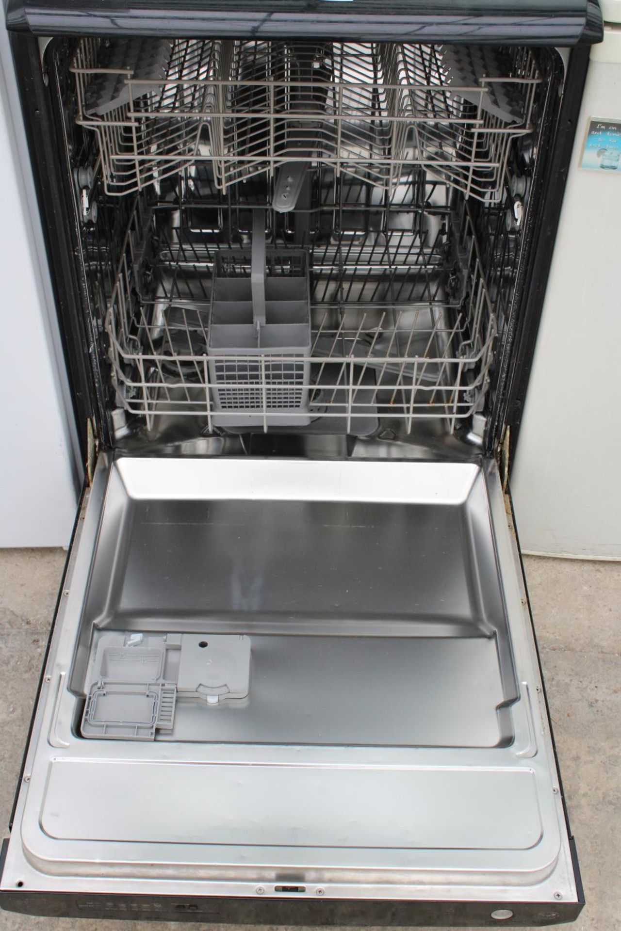 A BLACK UNDERCOUNTER DISH WASHER - Image 2 of 2