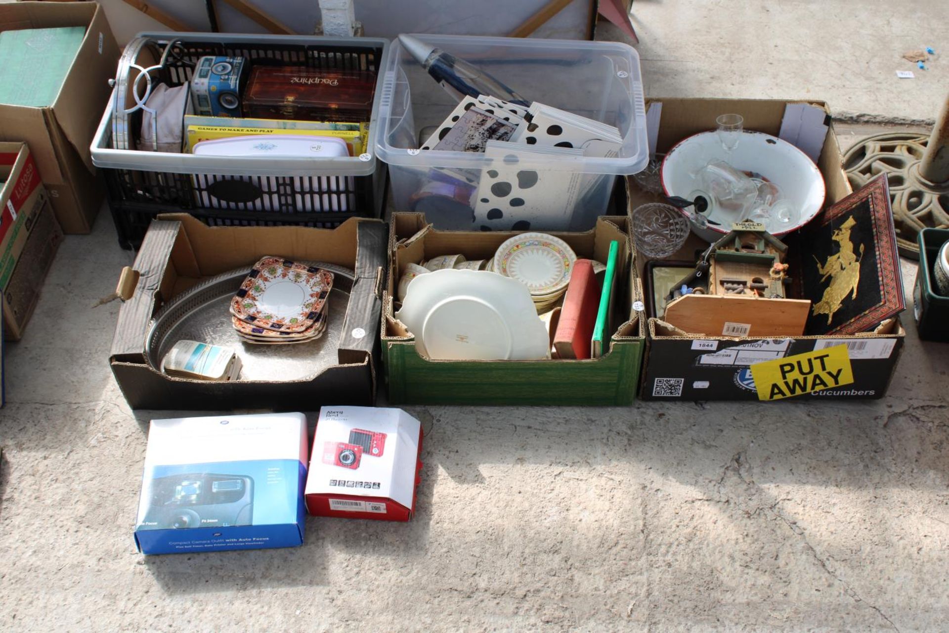 AN ASSORTMENT OF HOUSEHOLD ITEMS TO INCLUDE CERAMICS, TRAYS AND CAMERAS ETC