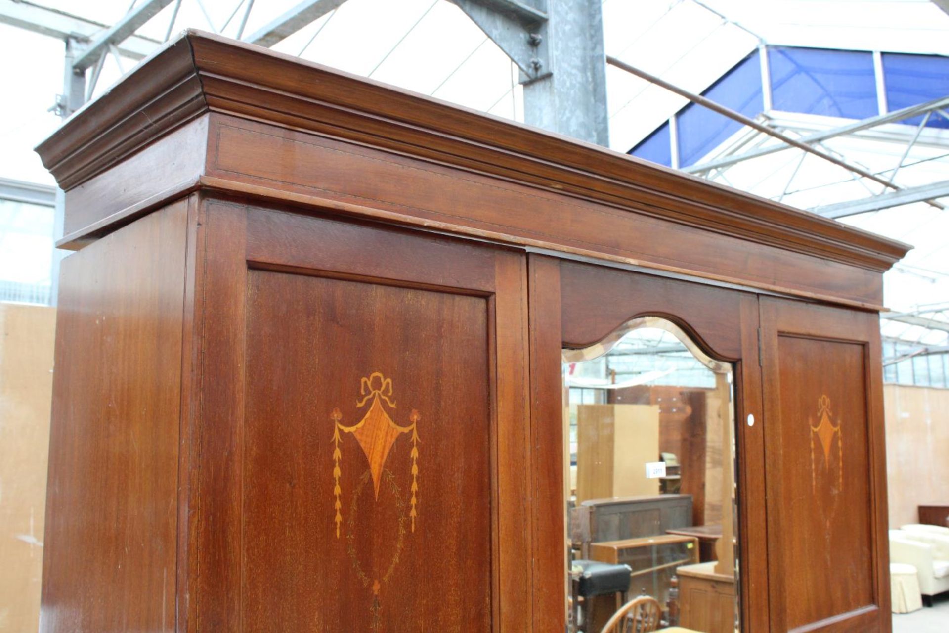 AN EDWARDIAN MAHOGANY AND INLAID MIRROR DOOR WARDROBE WITH TWO DRAWERS TO BASE, 62" WIDE - Image 2 of 4